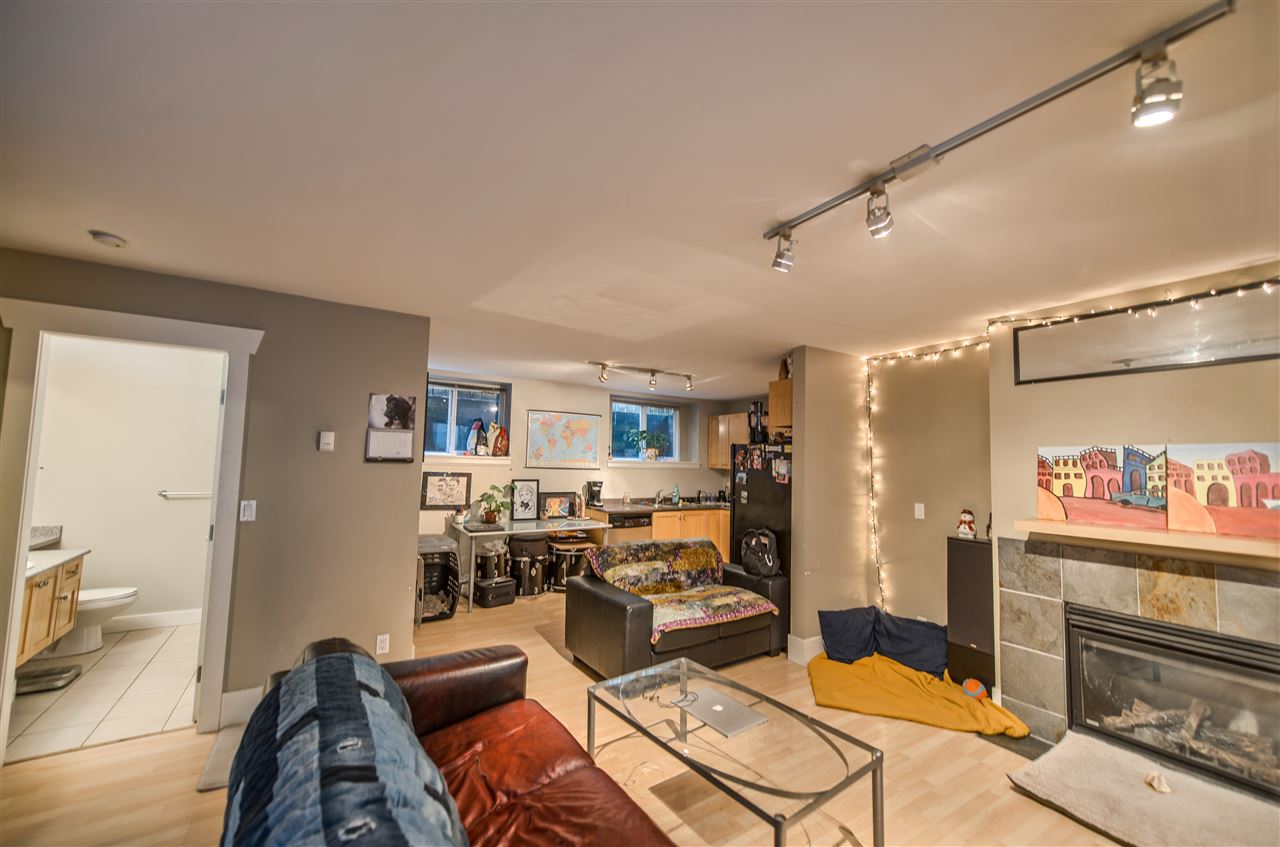 2408 GEORGE Street North Vancouver 3