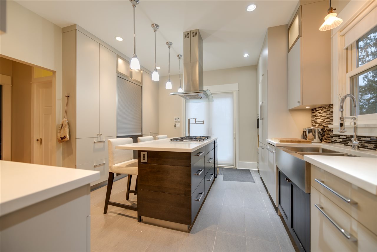 1299 FREDERICK ROAD North Vancouver 14