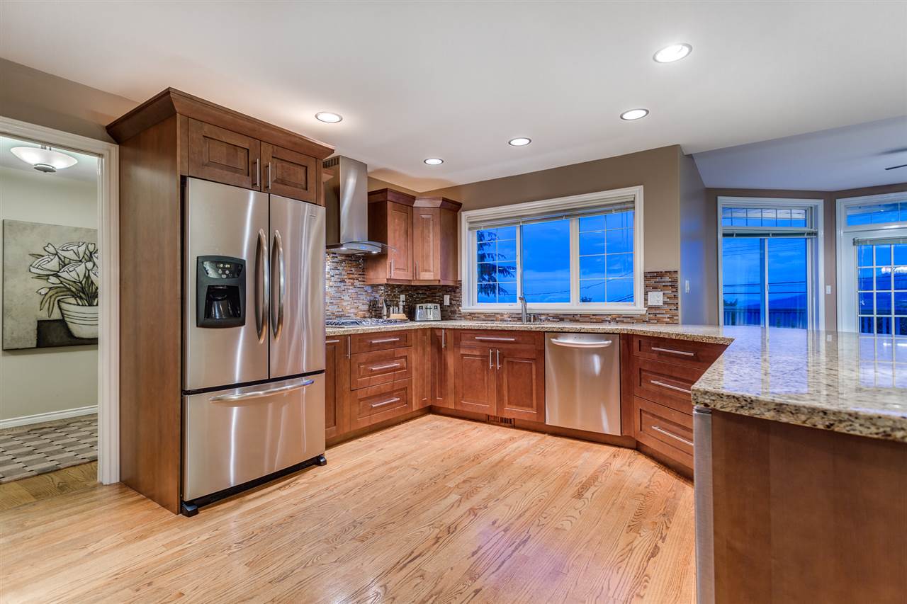 3750 ST. PAULS Avenue North Vancouver 2