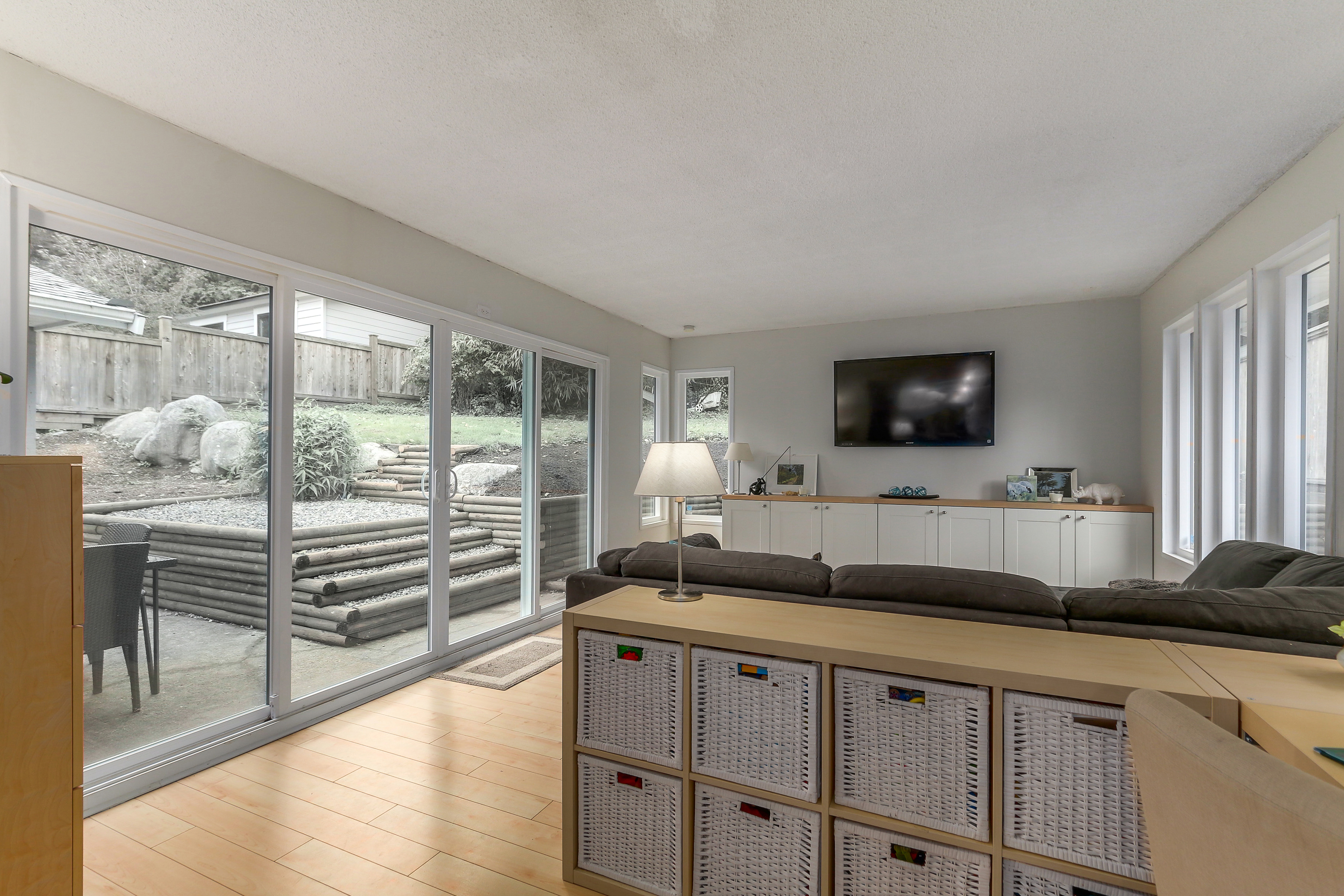 2062 Riverside Drive , North Vancouver, BC 11