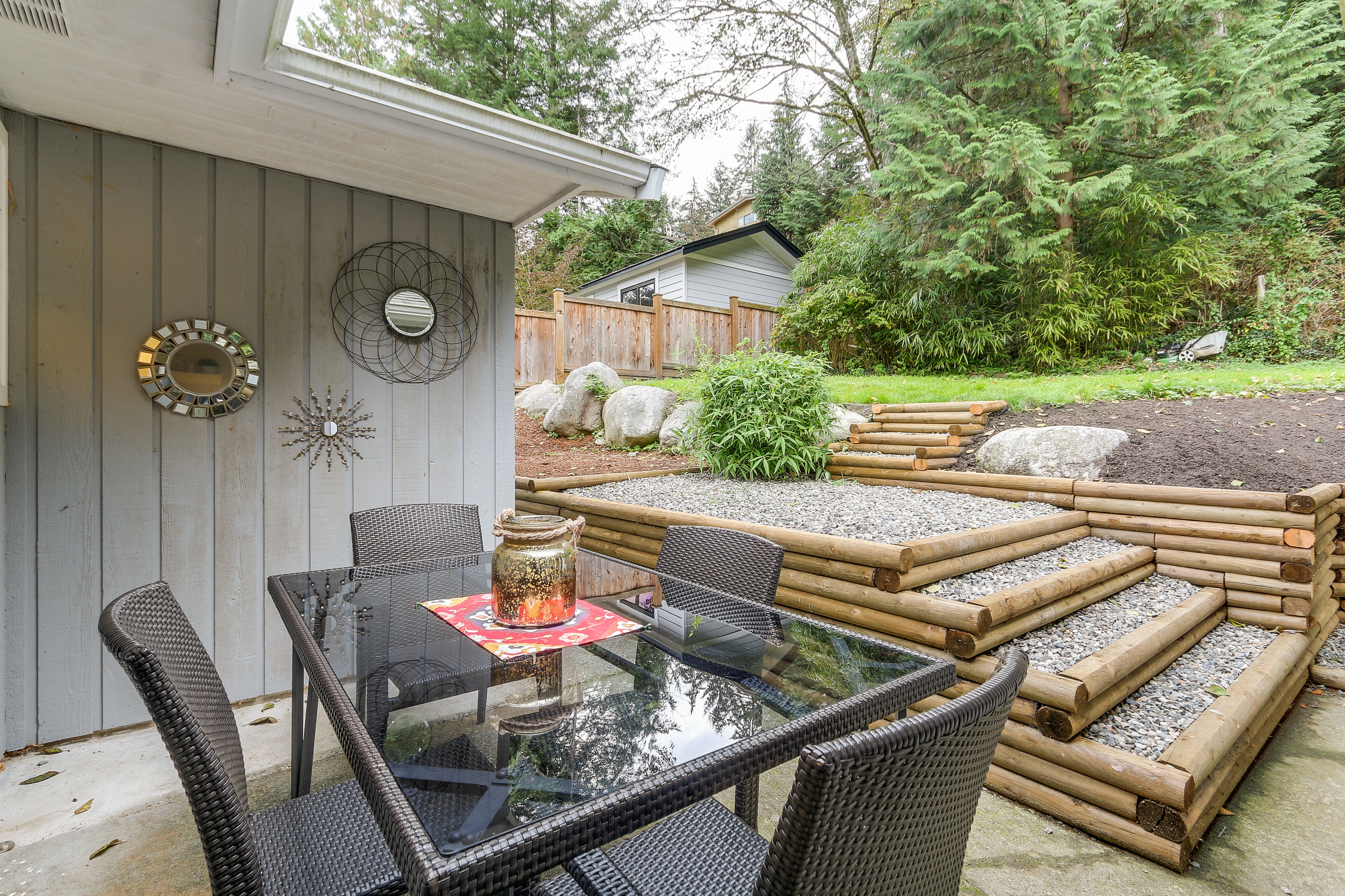 2062 Riverside Drive , North Vancouver, BC 23