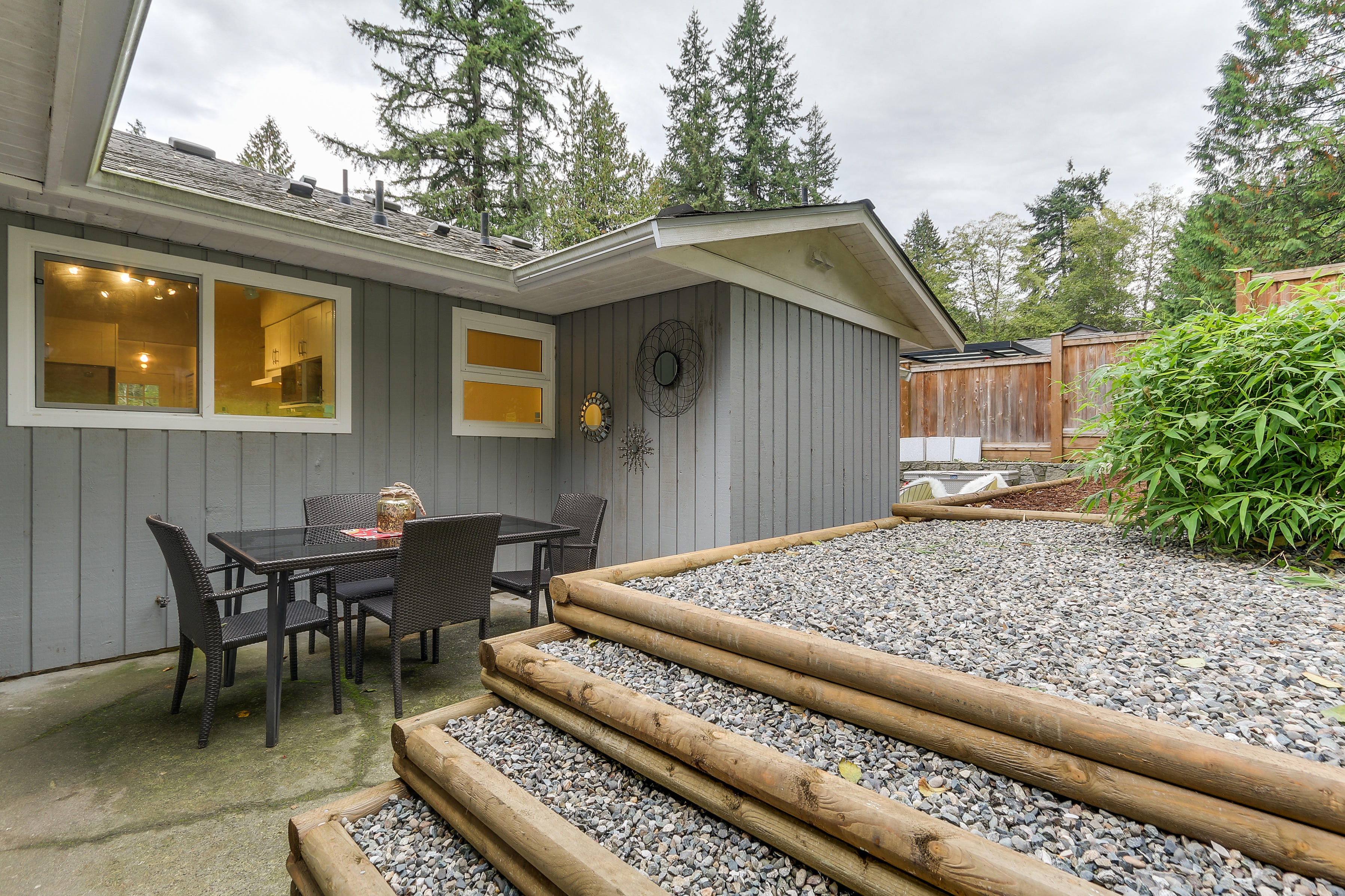 2062 Riverside Drive , North Vancouver, BC 22