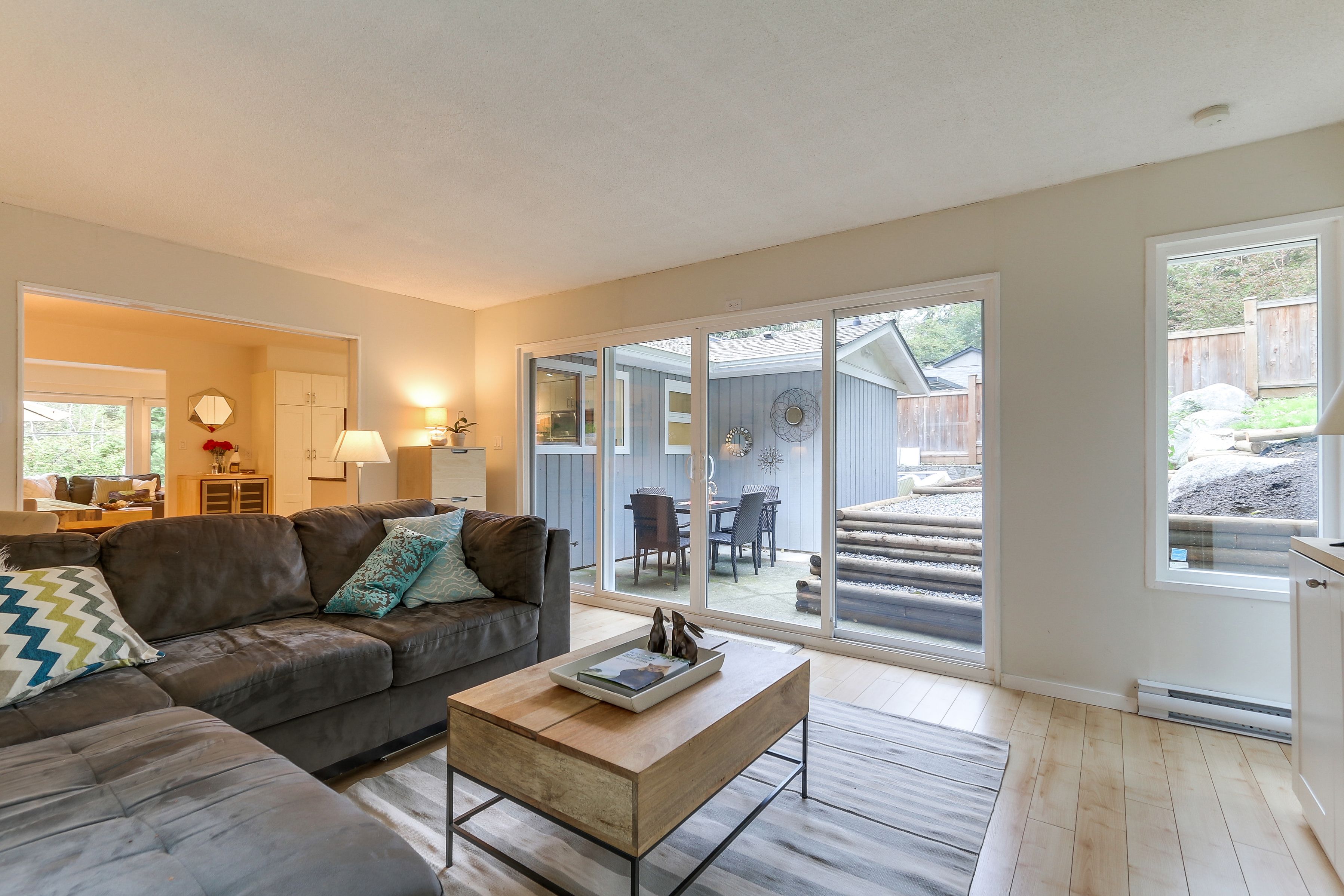 2062 Riverside Drive , North Vancouver, BC 13