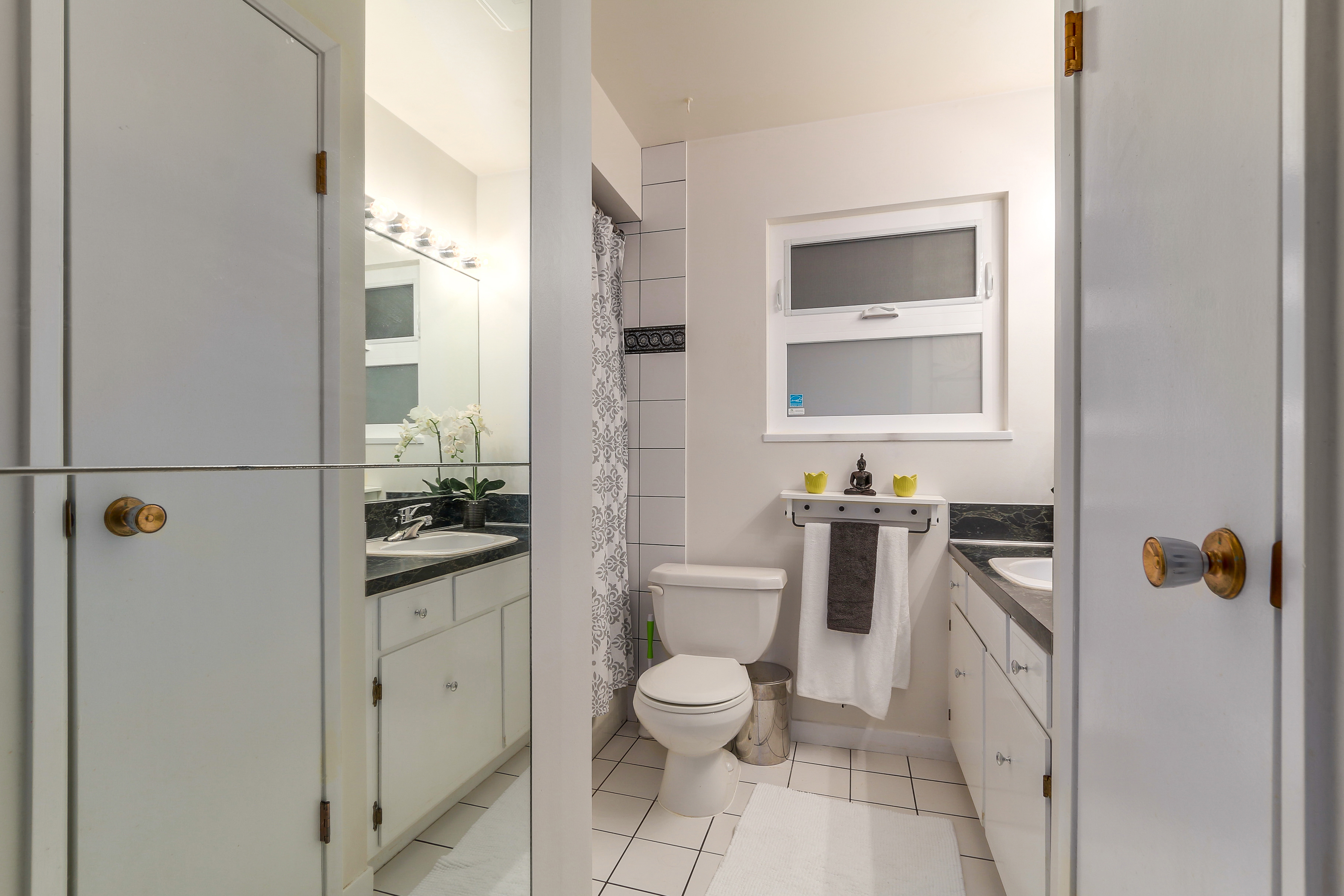 2062 Riverside Drive , North Vancouver, BC 16