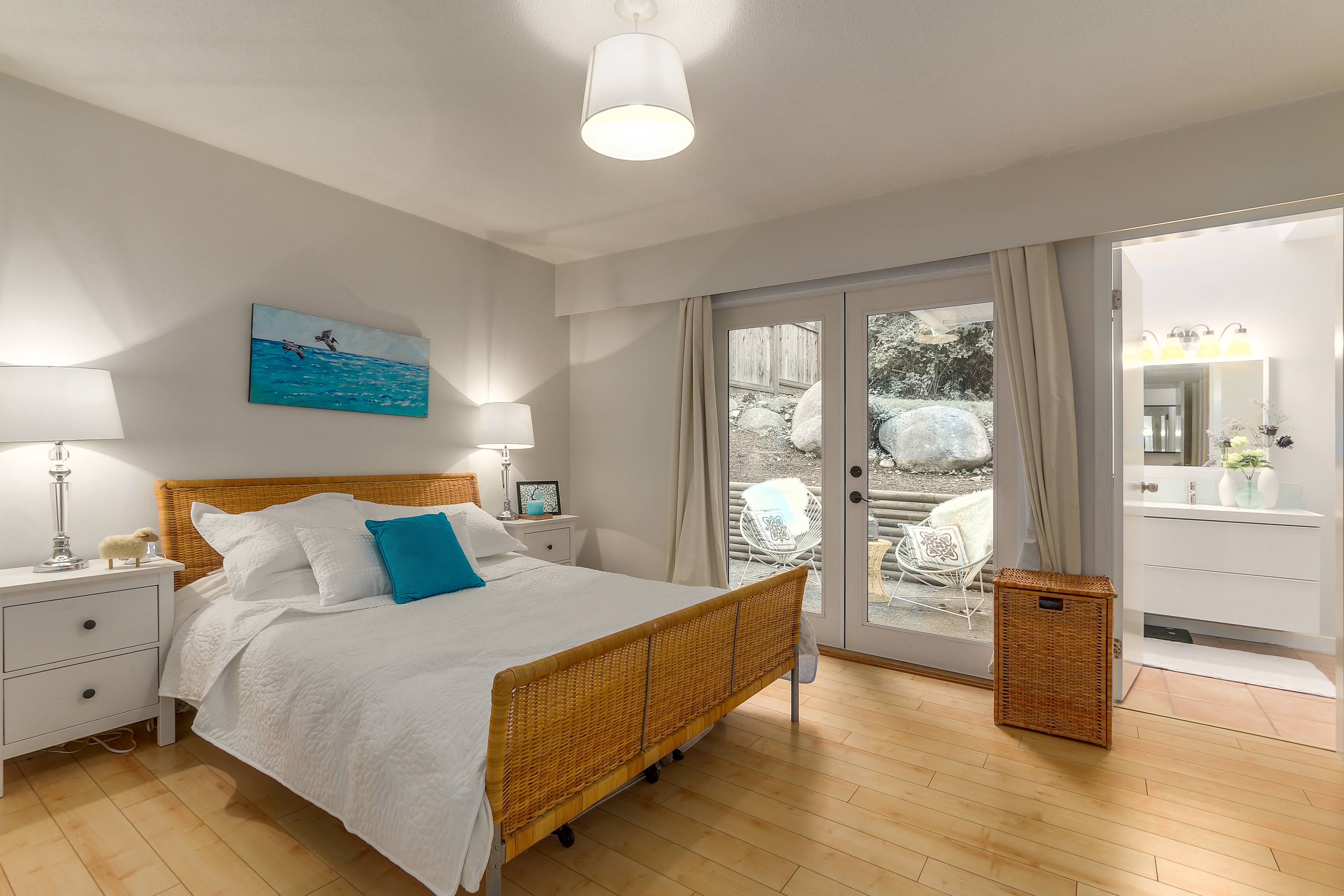 2062 Riverside Drive , North Vancouver, BC 17