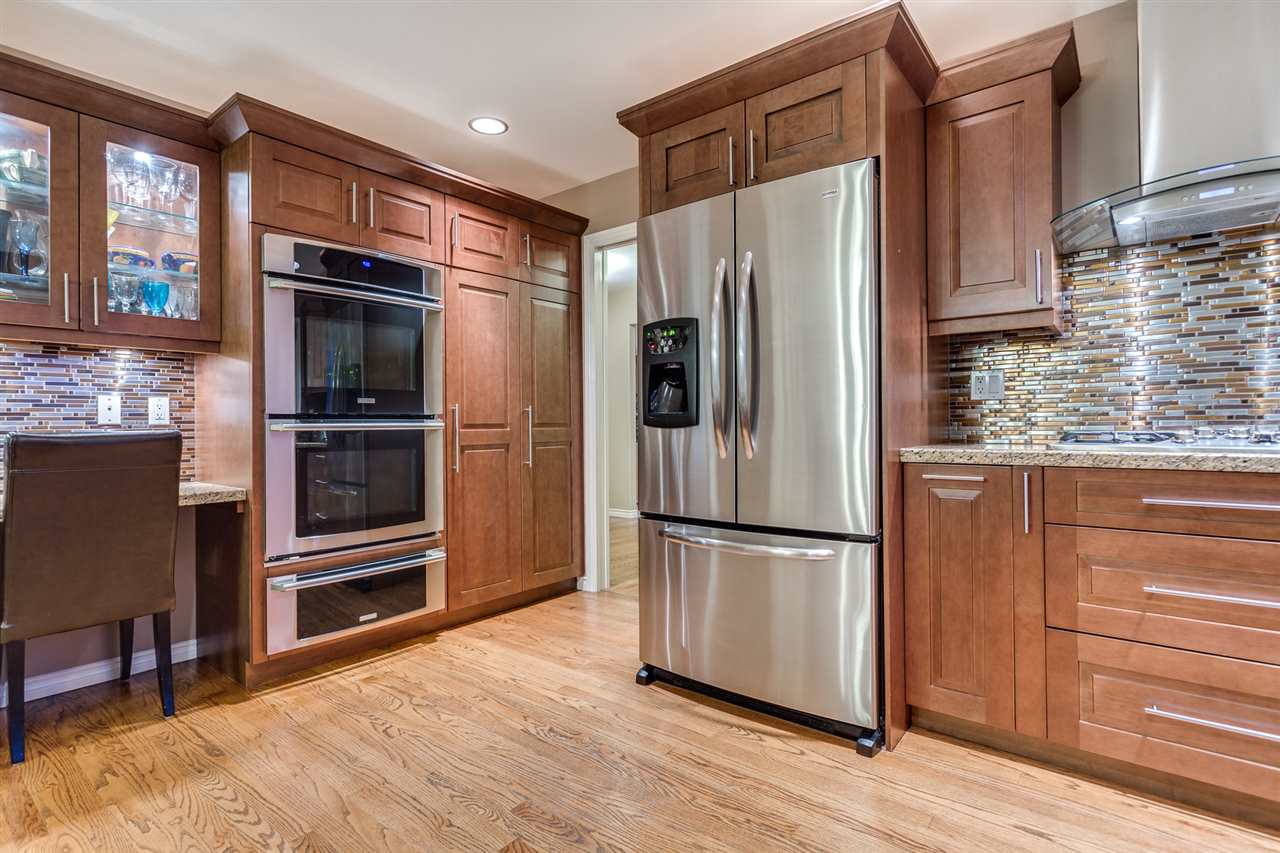 3750 ST. PAULS Avenue North Vancouver 3