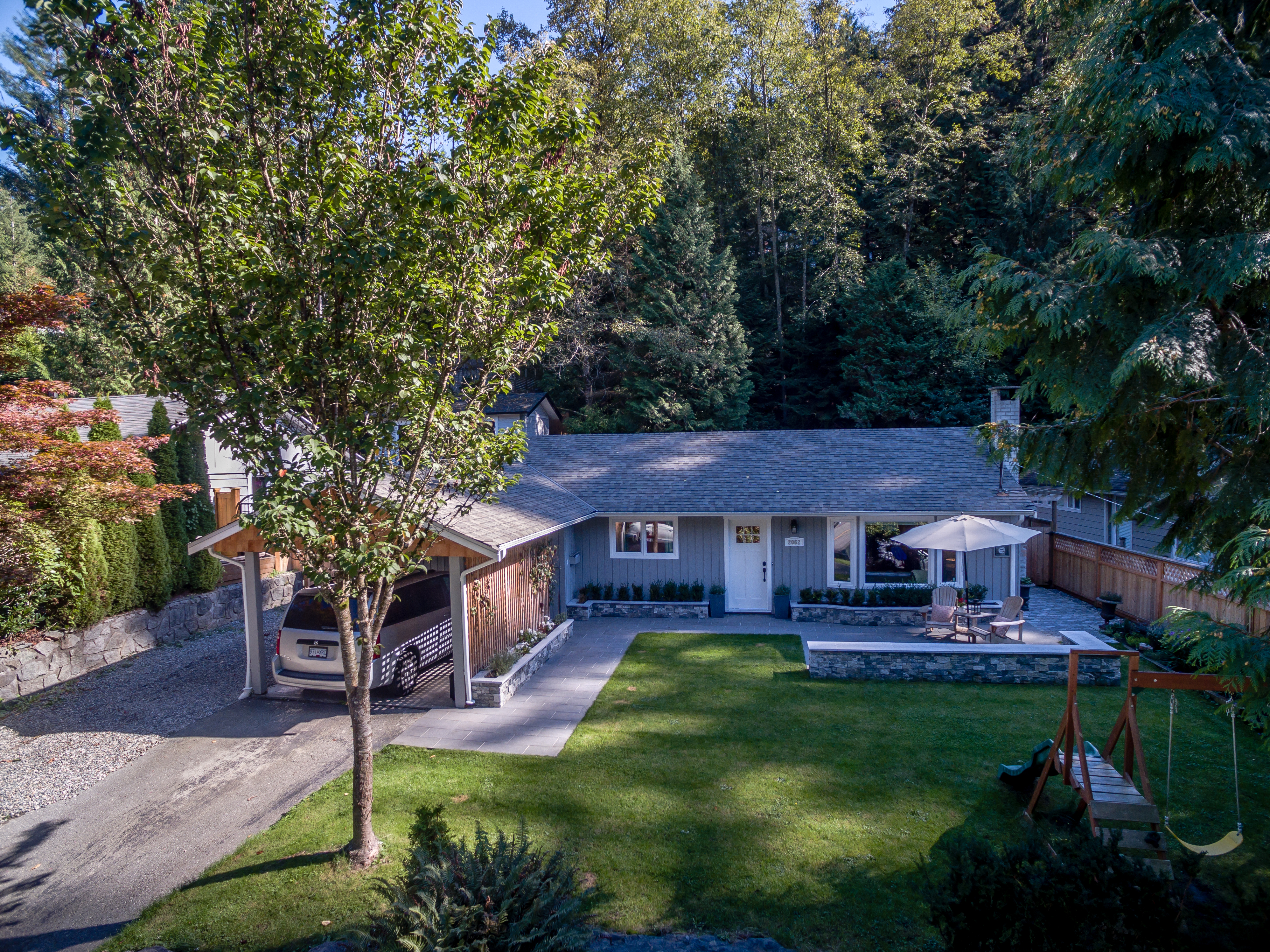 2062 Riverside Drive , North Vancouver, BC 25