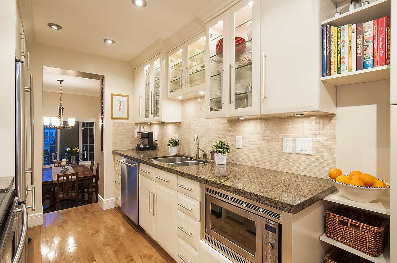 102 216 E 6TH Street North Vancouver 8