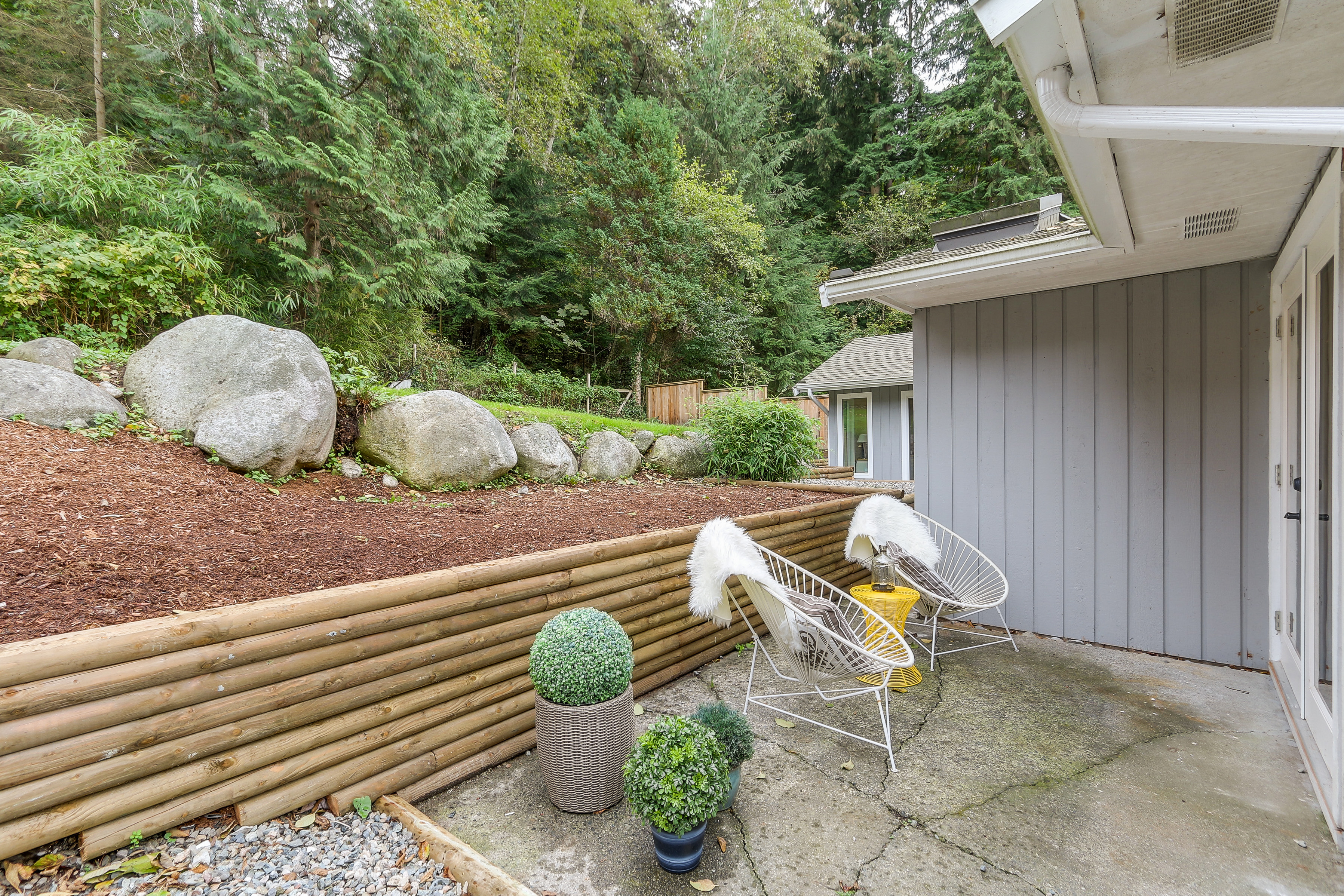 2062 Riverside Drive , North Vancouver, BC 21
