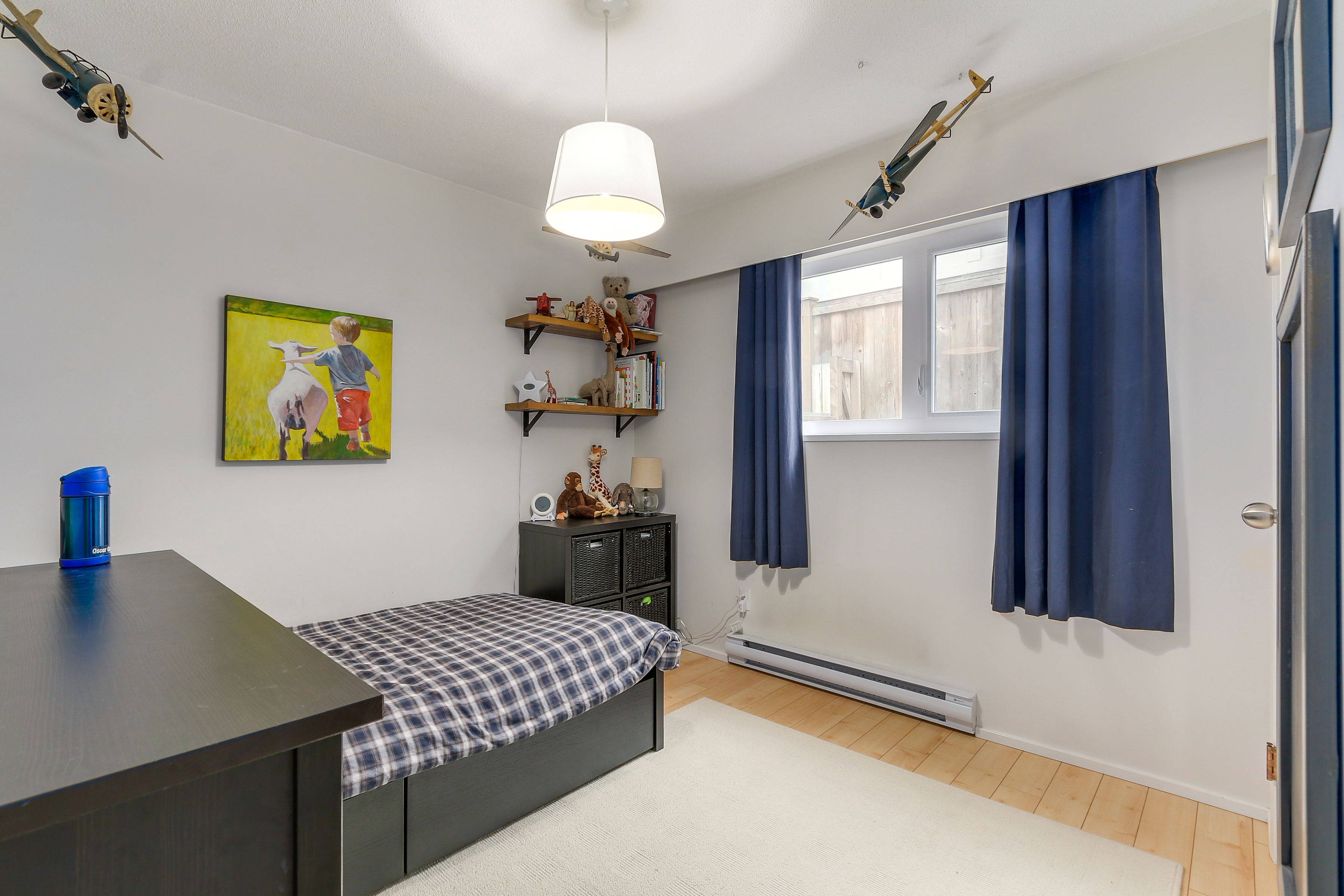 2062 Riverside Drive , North Vancouver, BC 20
