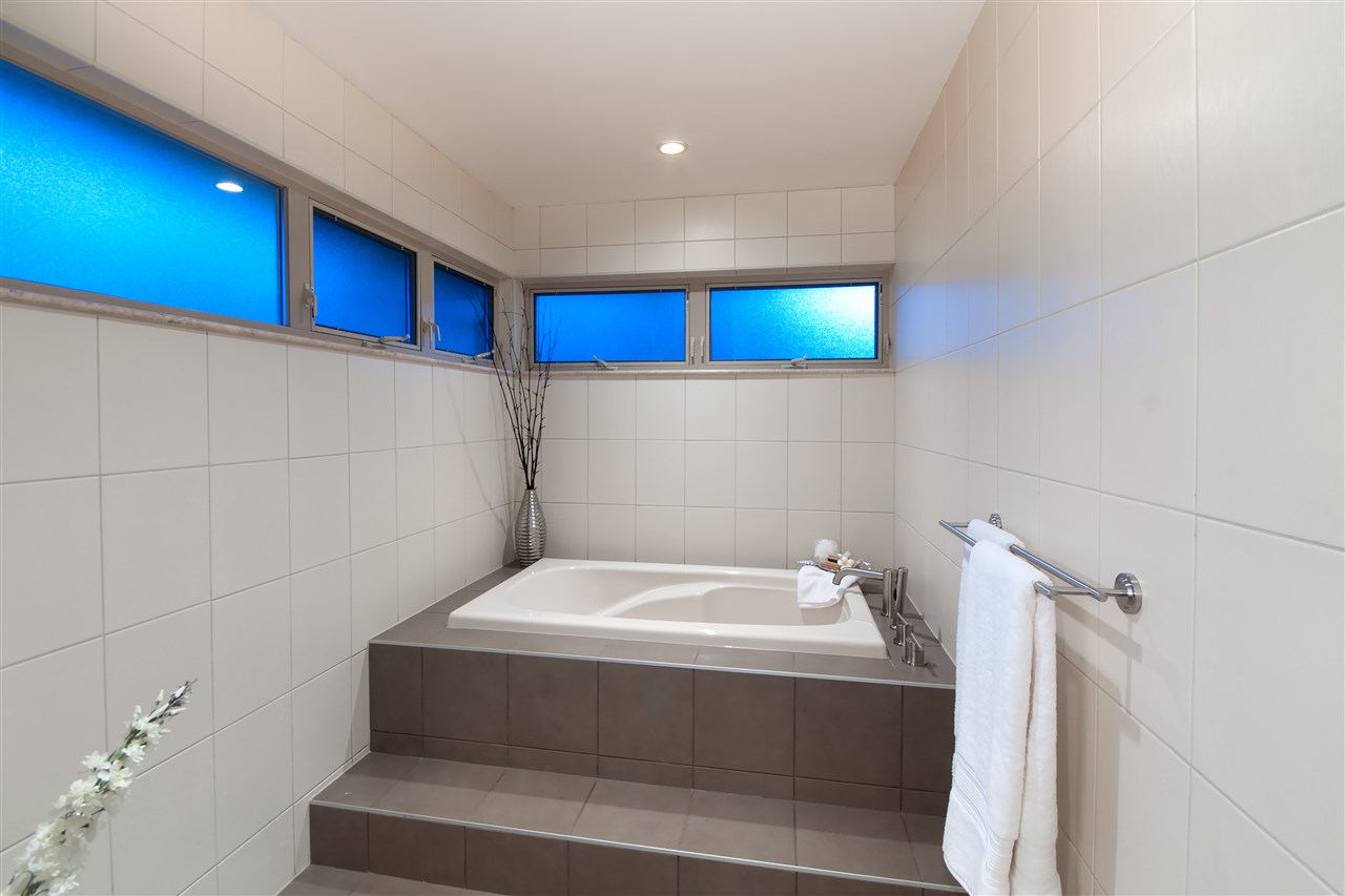 28 3750 EDGEMONT Boulevard North Vancouver 9