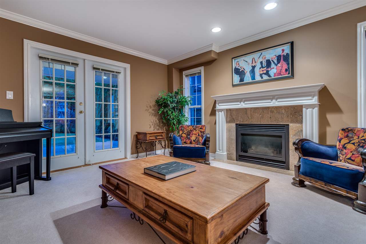 3750 ST. PAULS Avenue North Vancouver 4
