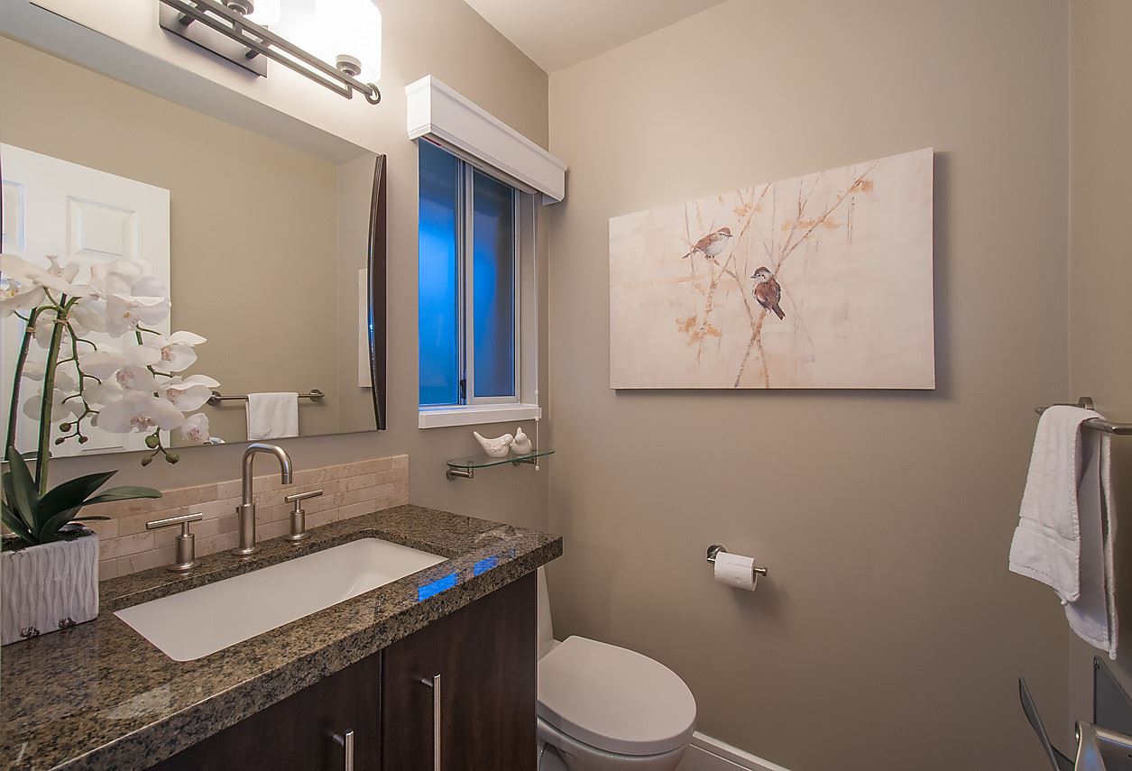 102 216 E 6TH Street North Vancouver 3