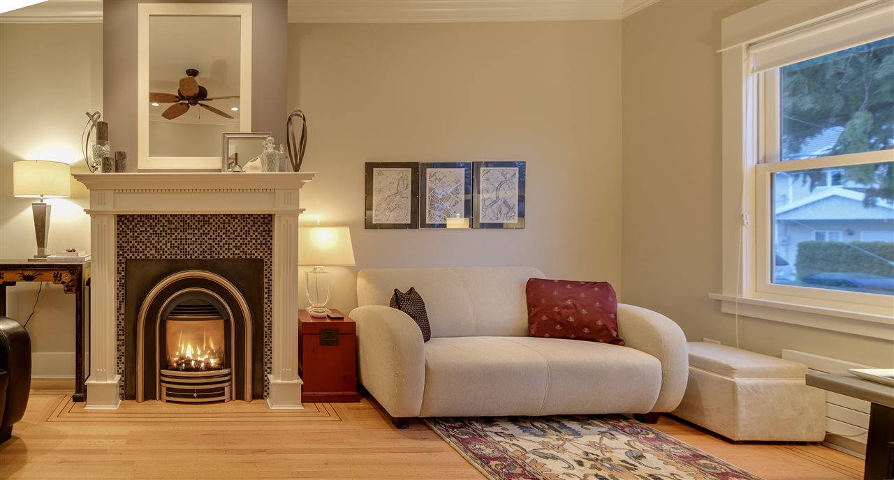 1299 FREDERICK ROAD North Vancouver 5