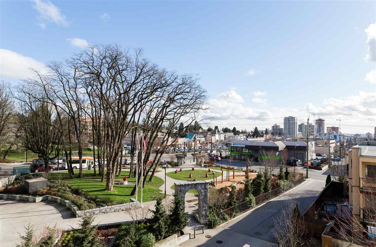 320 119 W 22ND STREET North Vancouver 5