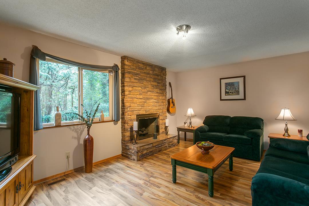 2297 BOWSER AVENUE North Vancouver 5
