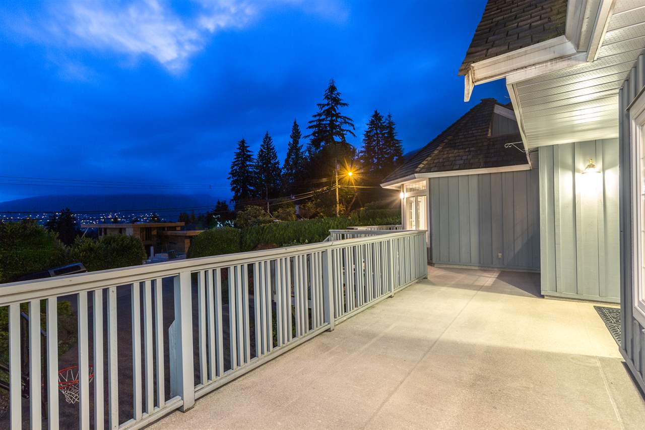 3750 ST. PAULS Avenue North Vancouver 6