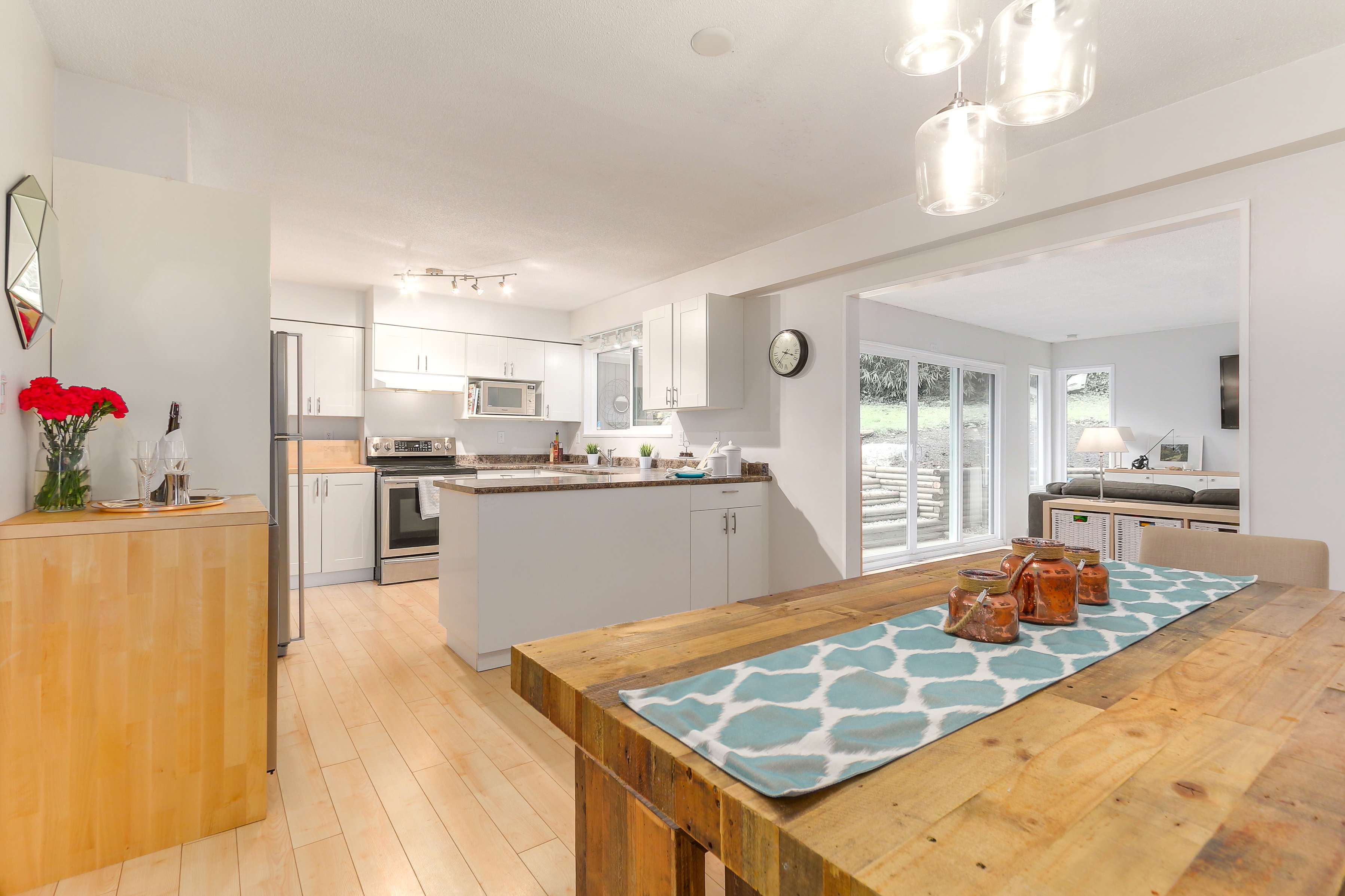 2062 Riverside Drive , North Vancouver, BC 6