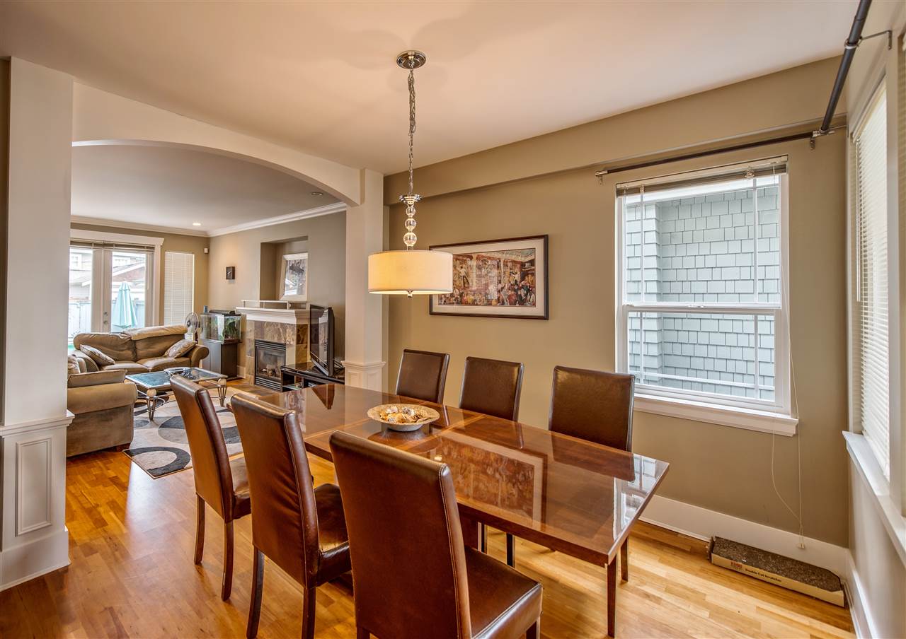 2408 GEORGE Street North Vancouver 11