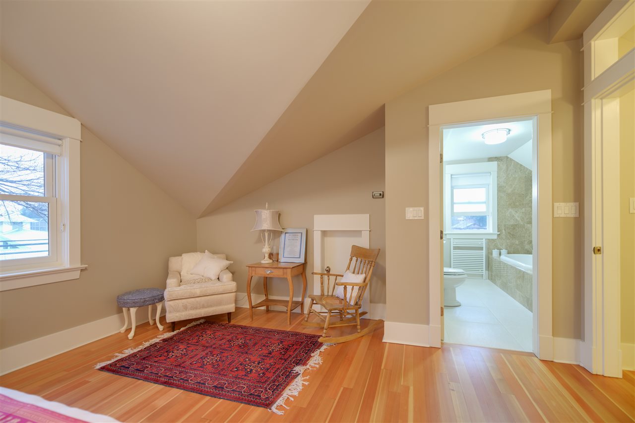 1299 FREDERICK ROAD North Vancouver 9