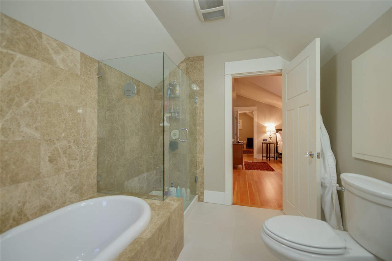 1299 FREDERICK ROAD North Vancouver 11