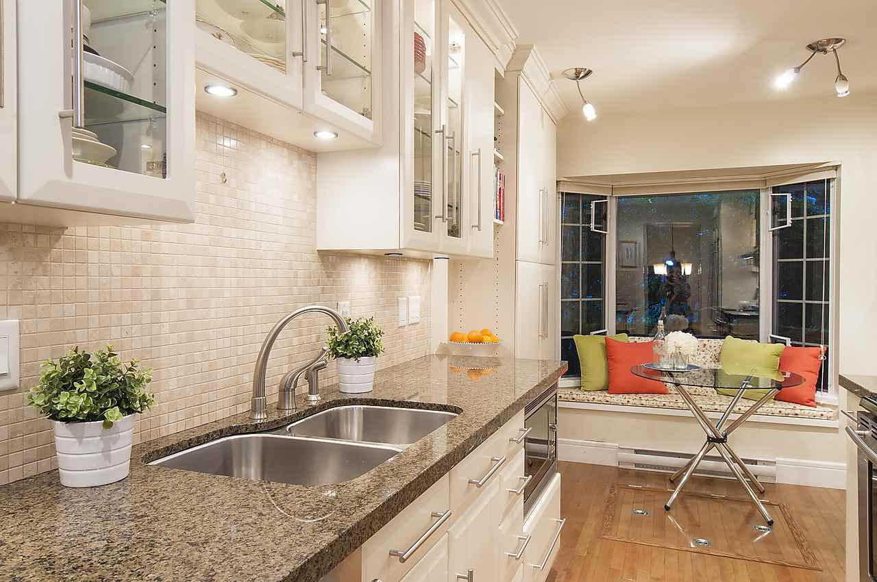 102 216 E 6TH Street North Vancouver 7