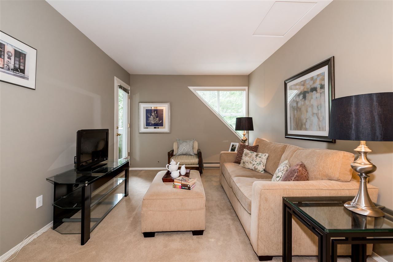 302 3393 CAPILANO Crescent North Vancouver 4
