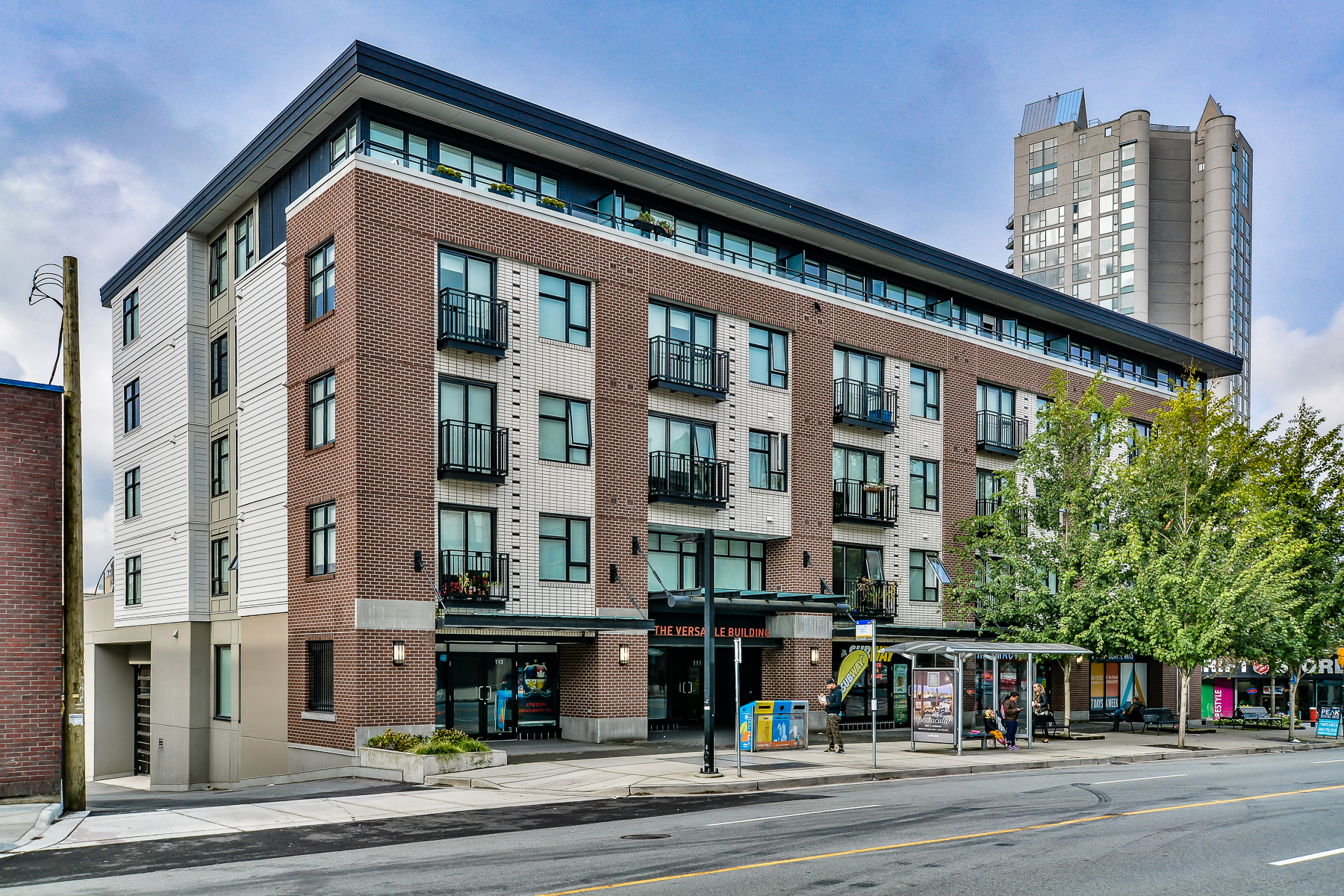 PH501 - 111 E 3rd Street 18