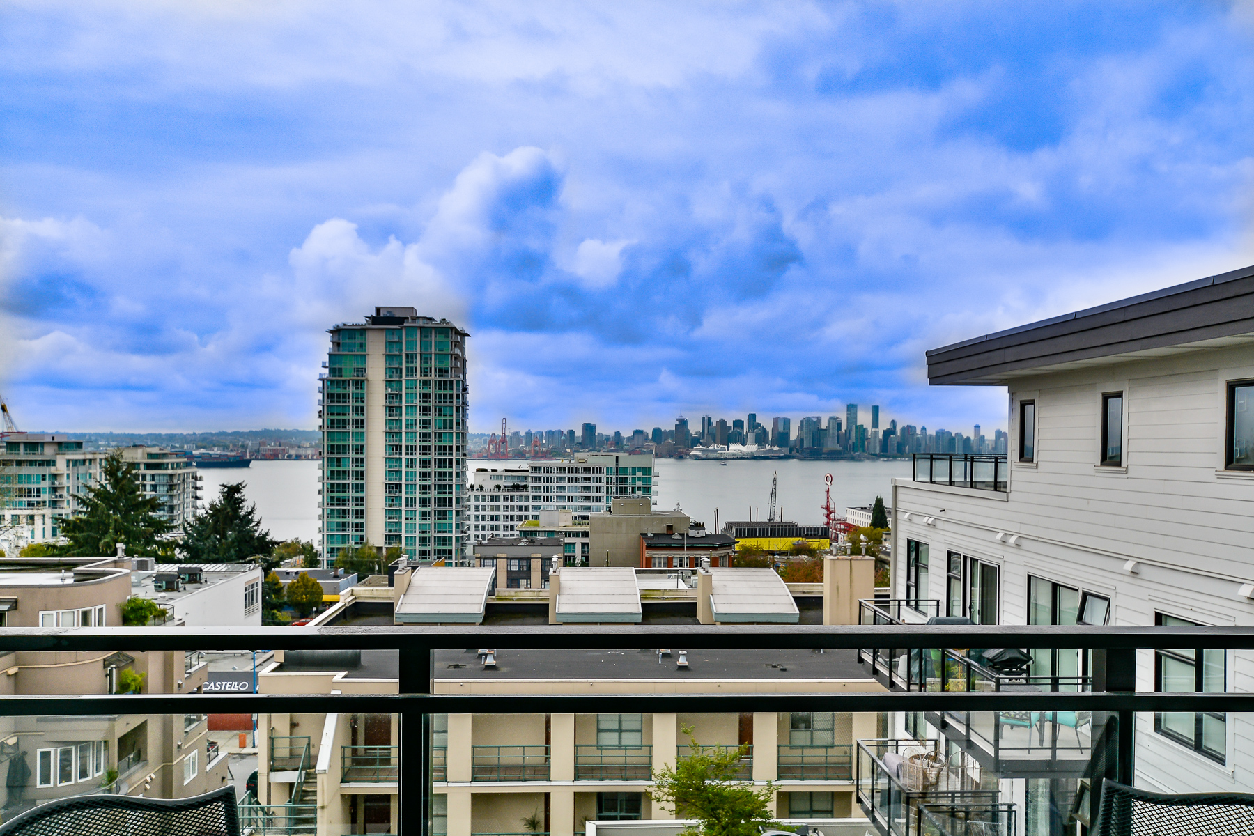 PH501 - 111 E 3rd Street