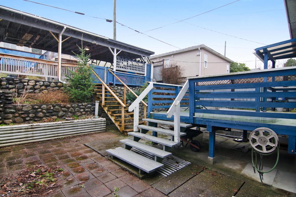 51 N SEA Avenue Burnaby 16