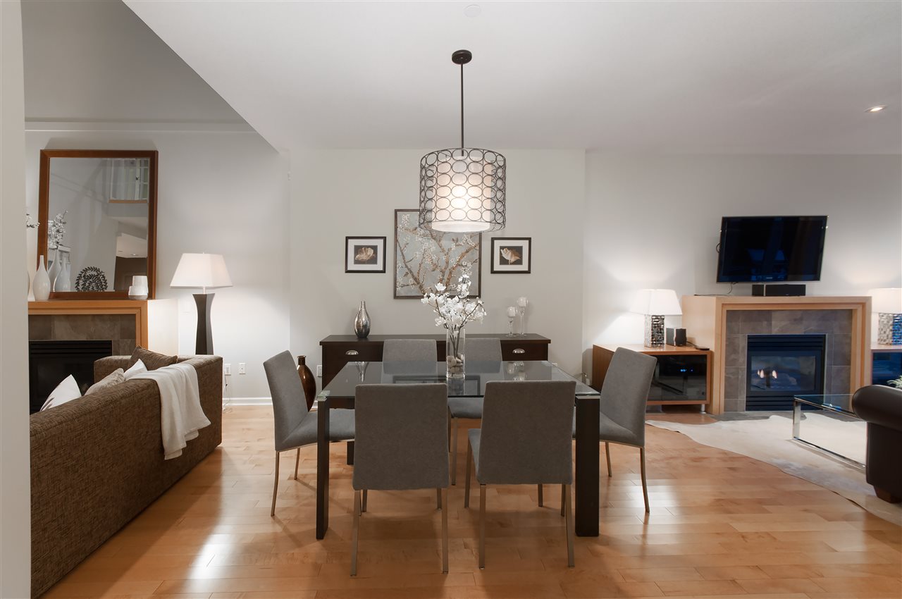 28 3750 EDGEMONT Boulevard North Vancouver 12