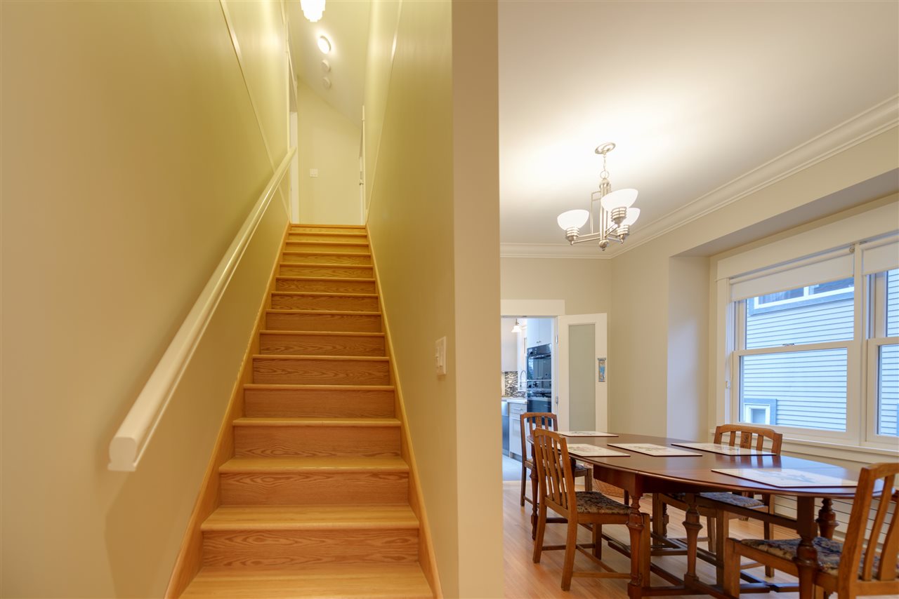1299 FREDERICK ROAD North Vancouver 18