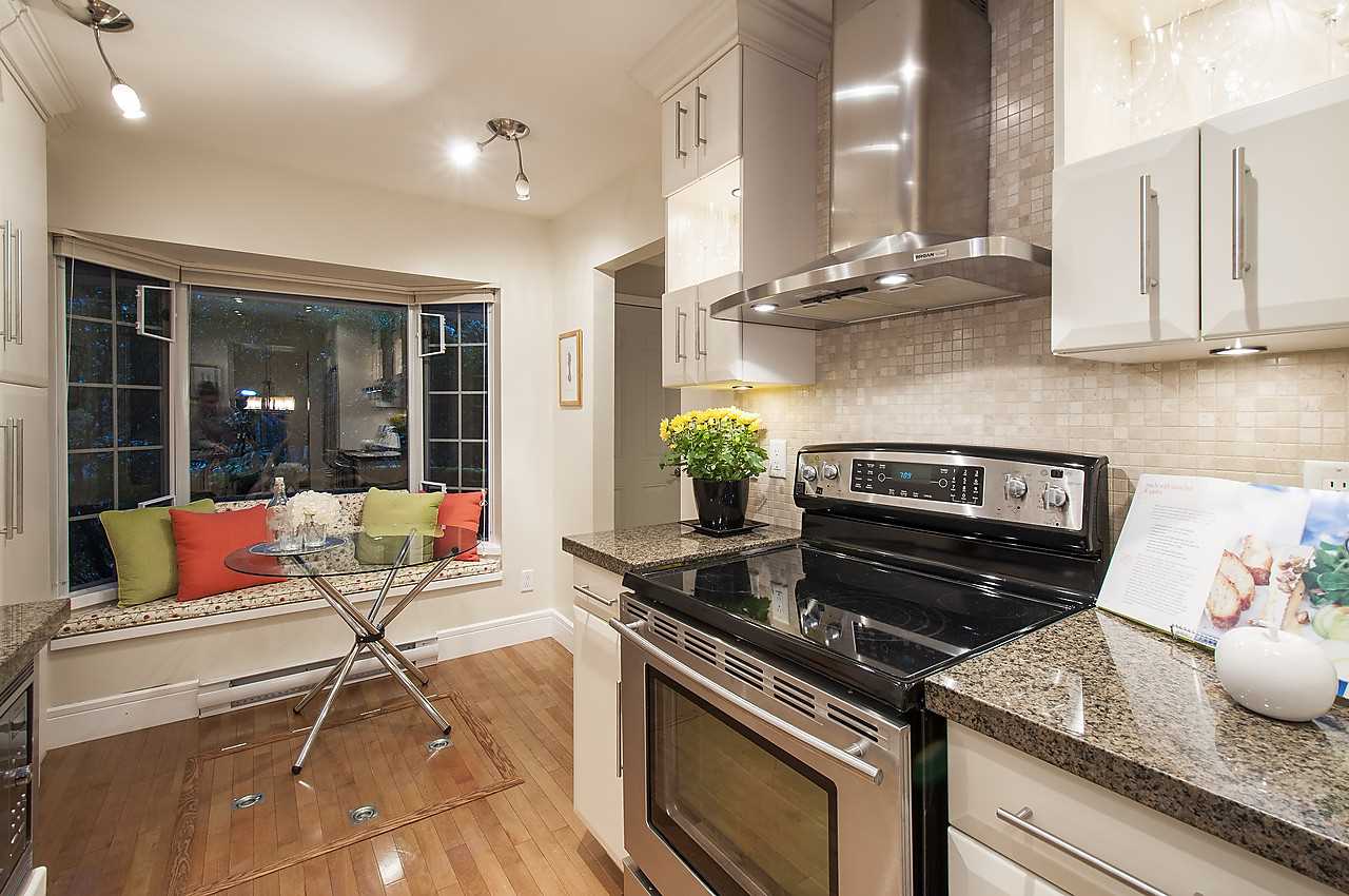 102 216 E 6TH Street North Vancouver 12
