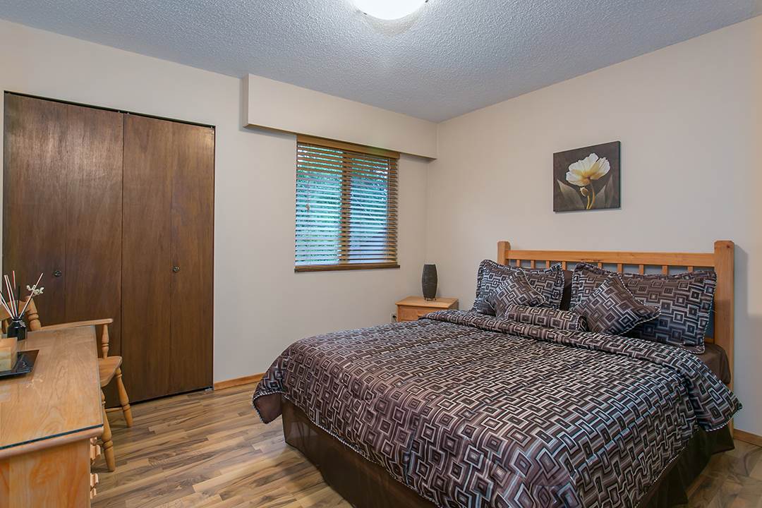 2297 BOWSER AVENUE North Vancouver 11