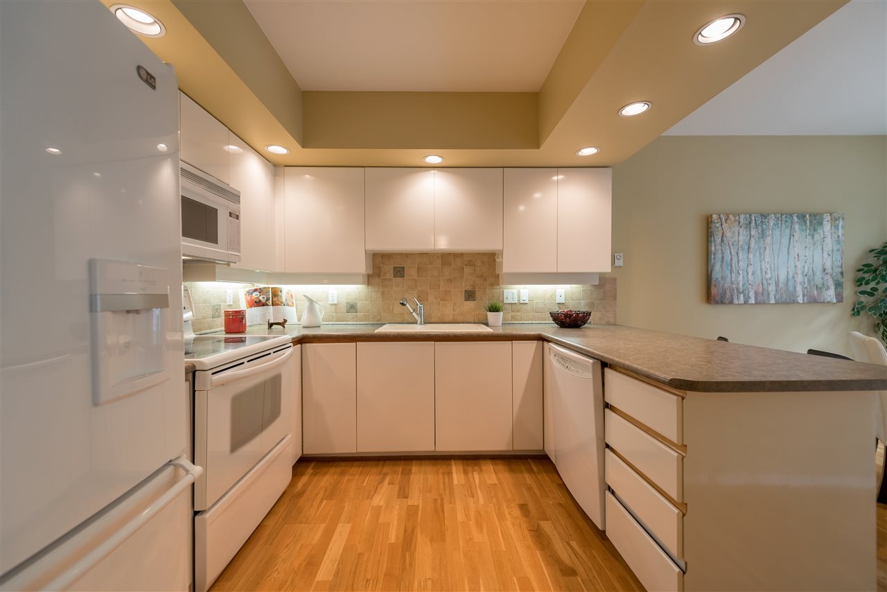 302 3393 CAPILANO Crescent North Vancouver 13