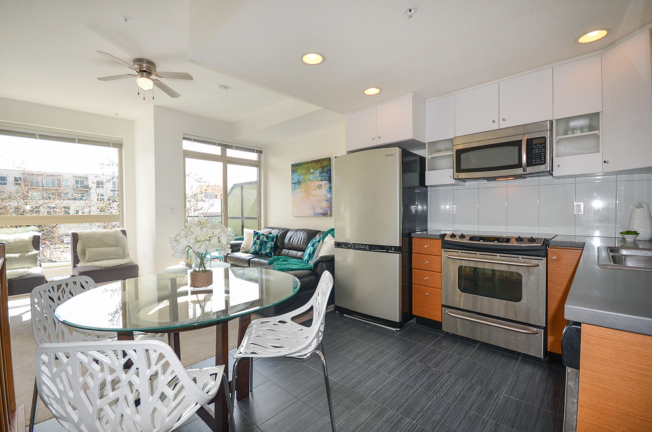 15 728 W 14th Street, North 18