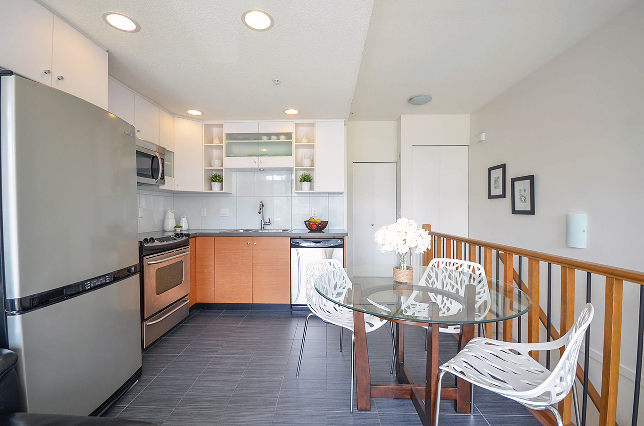 15 728 W 14th Street, North 15