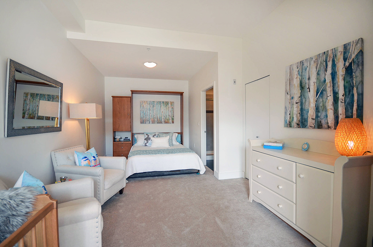15 728 W 14th Street, North 8