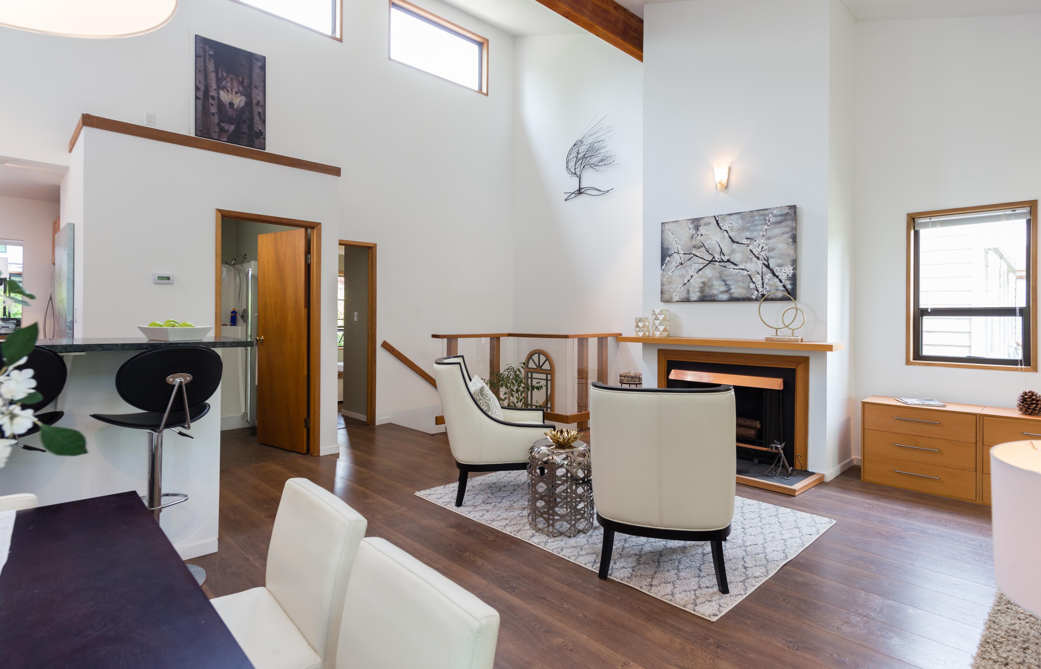 304 E 21st Street, North Vancouver 3