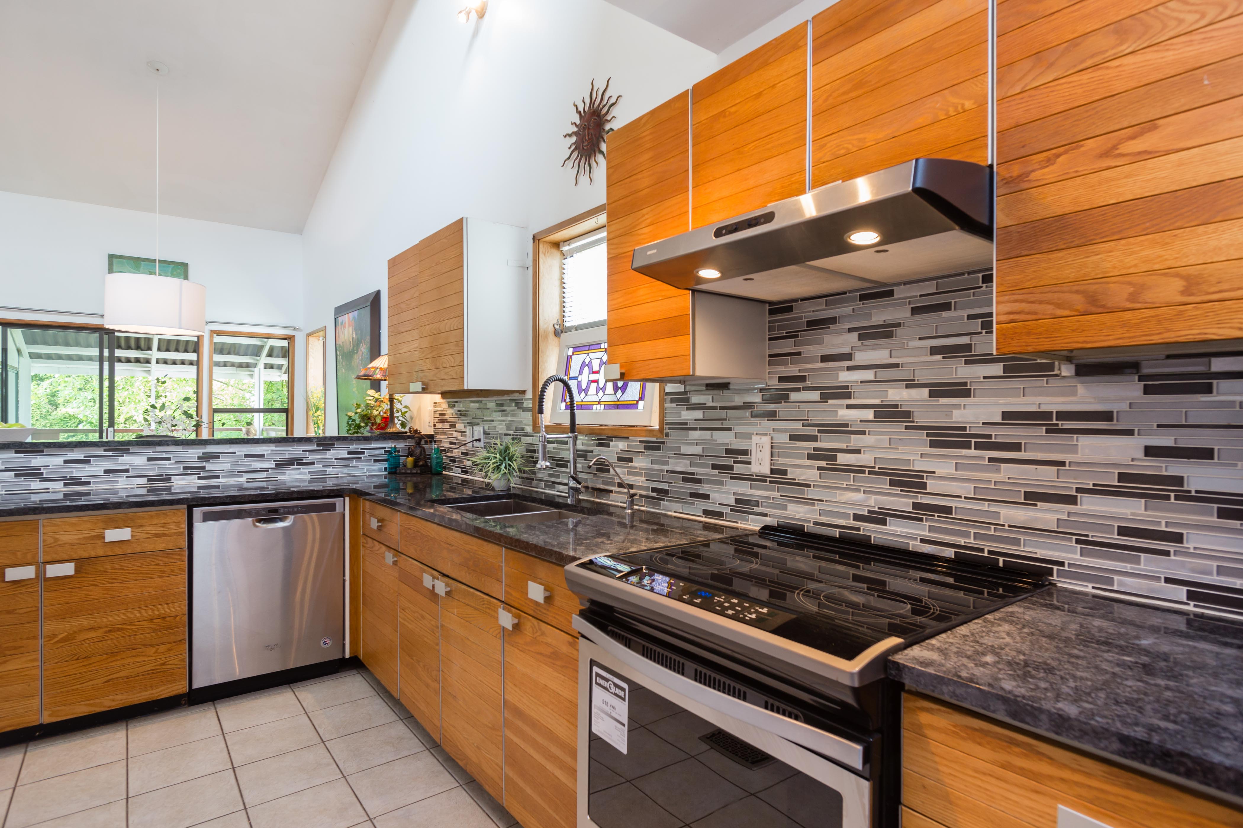 304 E 21st Street, North Vancouver 12
