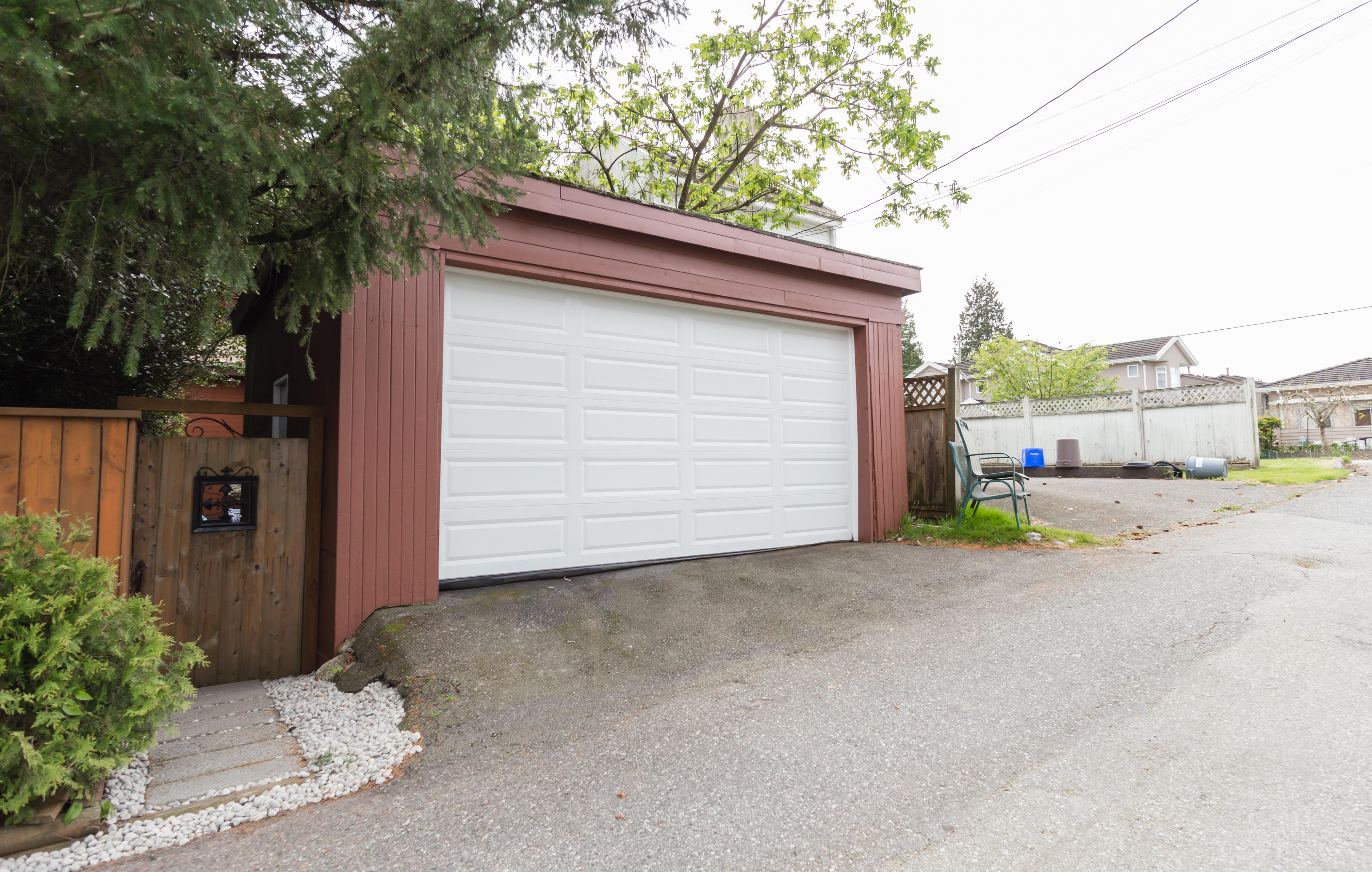 304 E 21st Street, North Vancouver 21