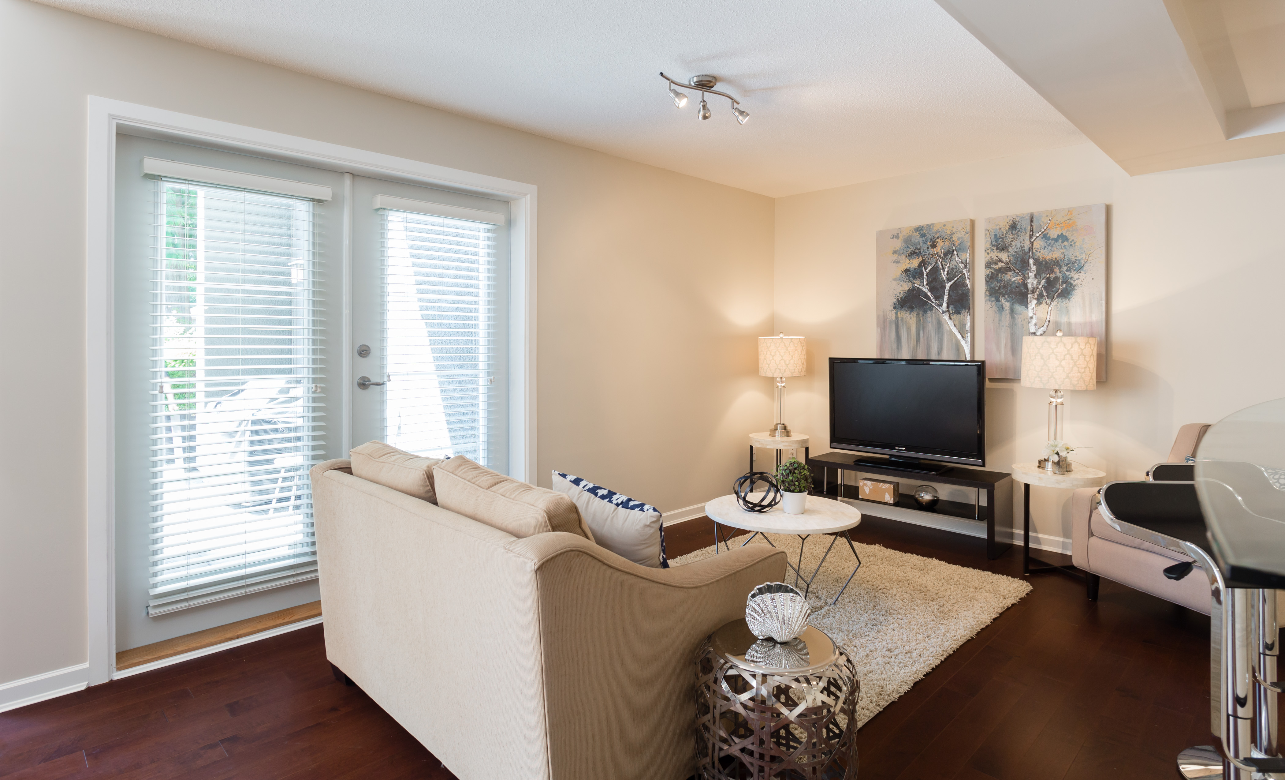 108 3750 Edgemont Boulevard 15