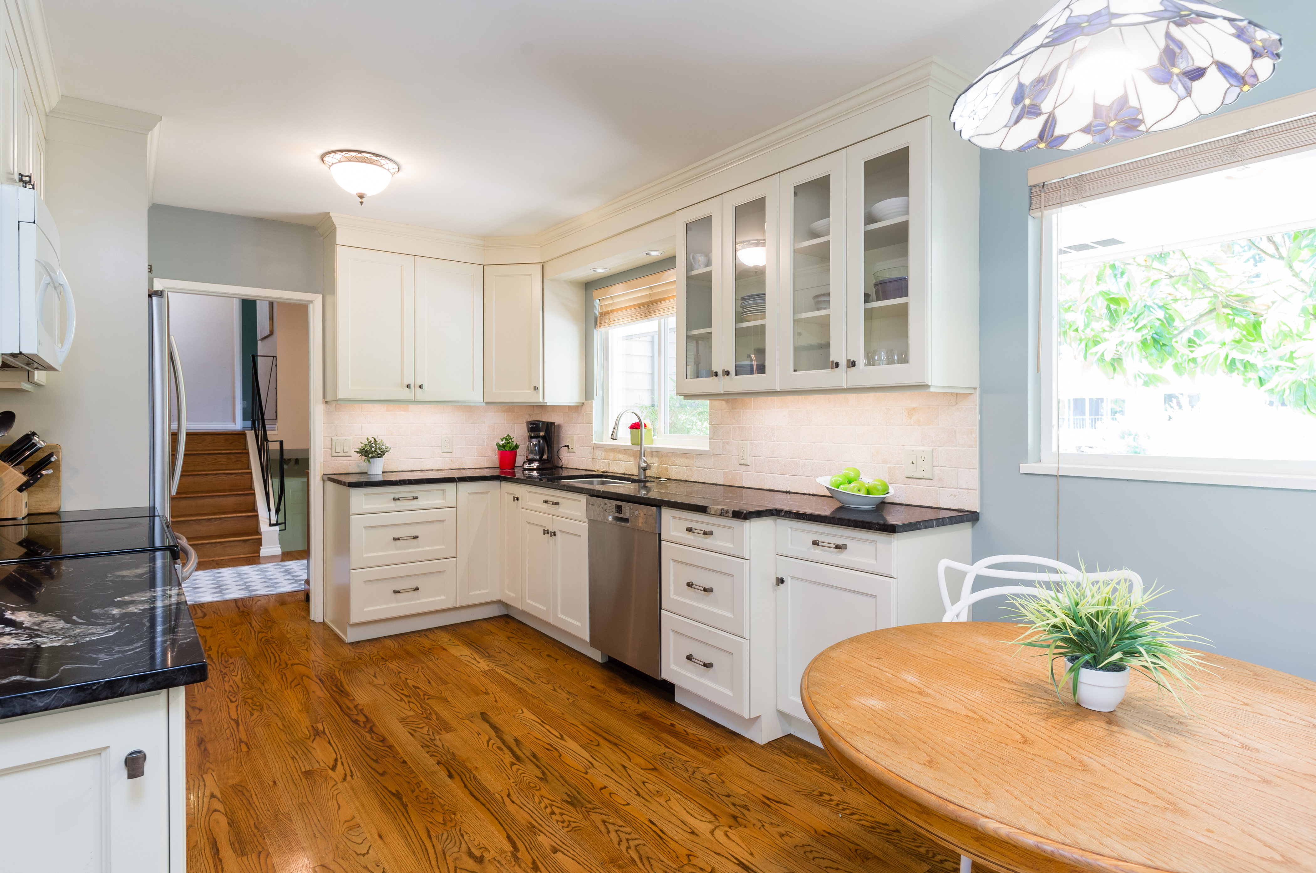 2390 Kilmarnock Crescent, North Vancouver, BC 3