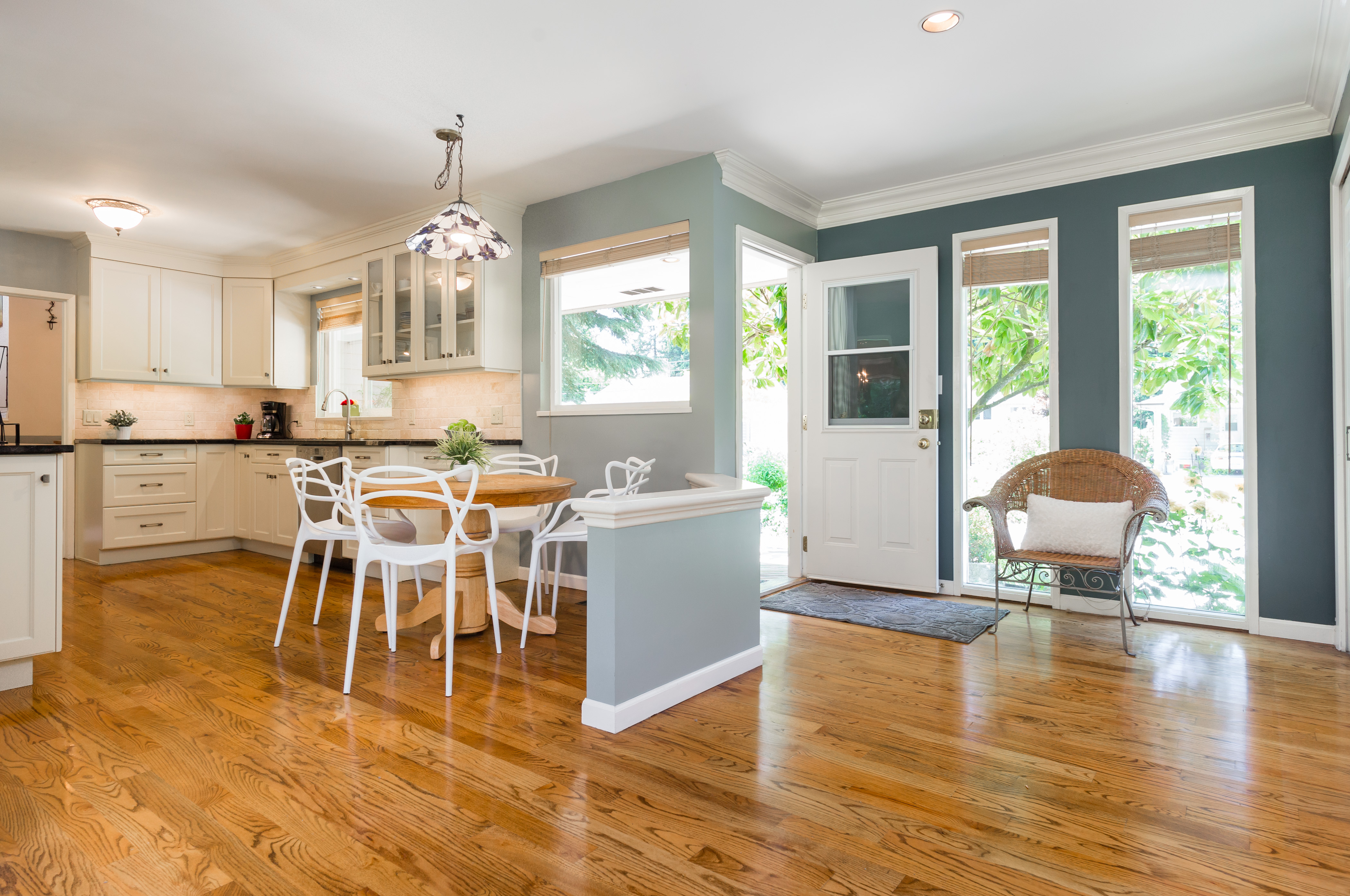 2390 Kilmarnock Crescent, North Vancouver, BC 18