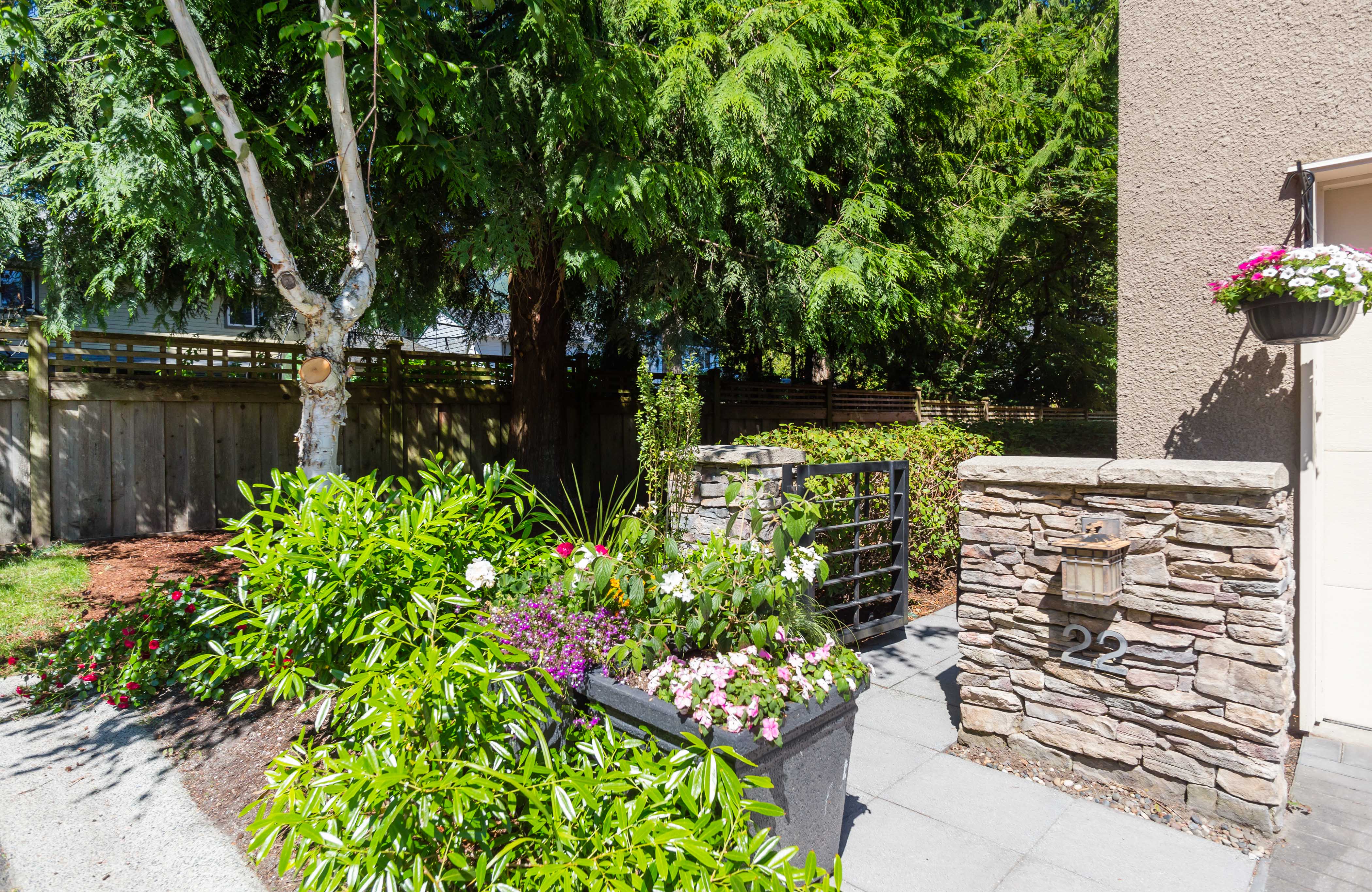 22-3750 EDGEMONT BLVD, NORTH VANCOUVER 25