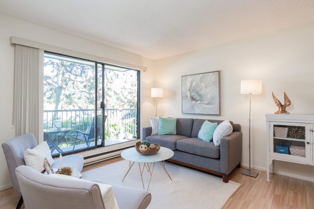 202-251 W 4th Street