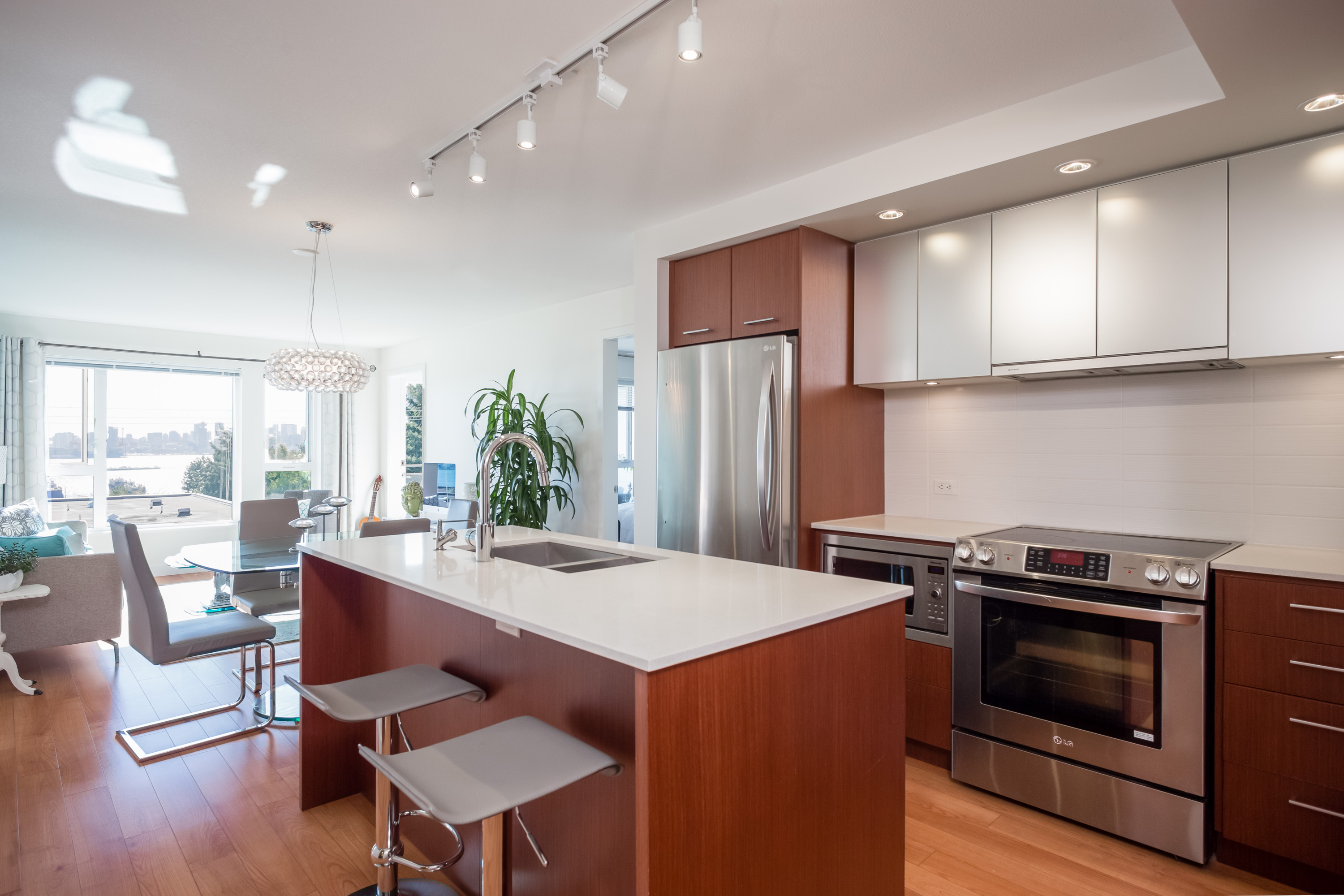 318-221 E 3rd Street, North Vancouver 3