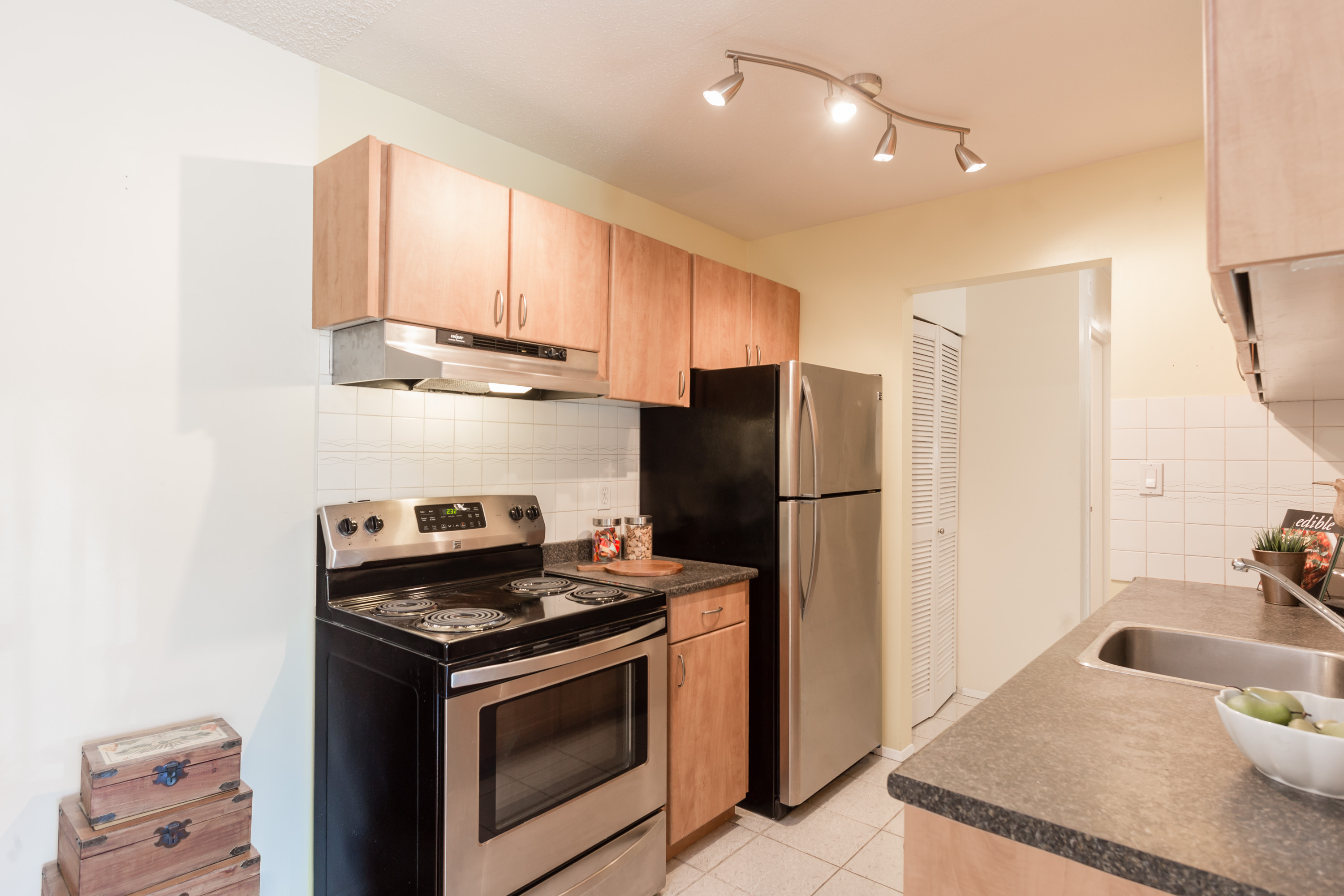 202-251 W 4th Street, North Vancouver 12