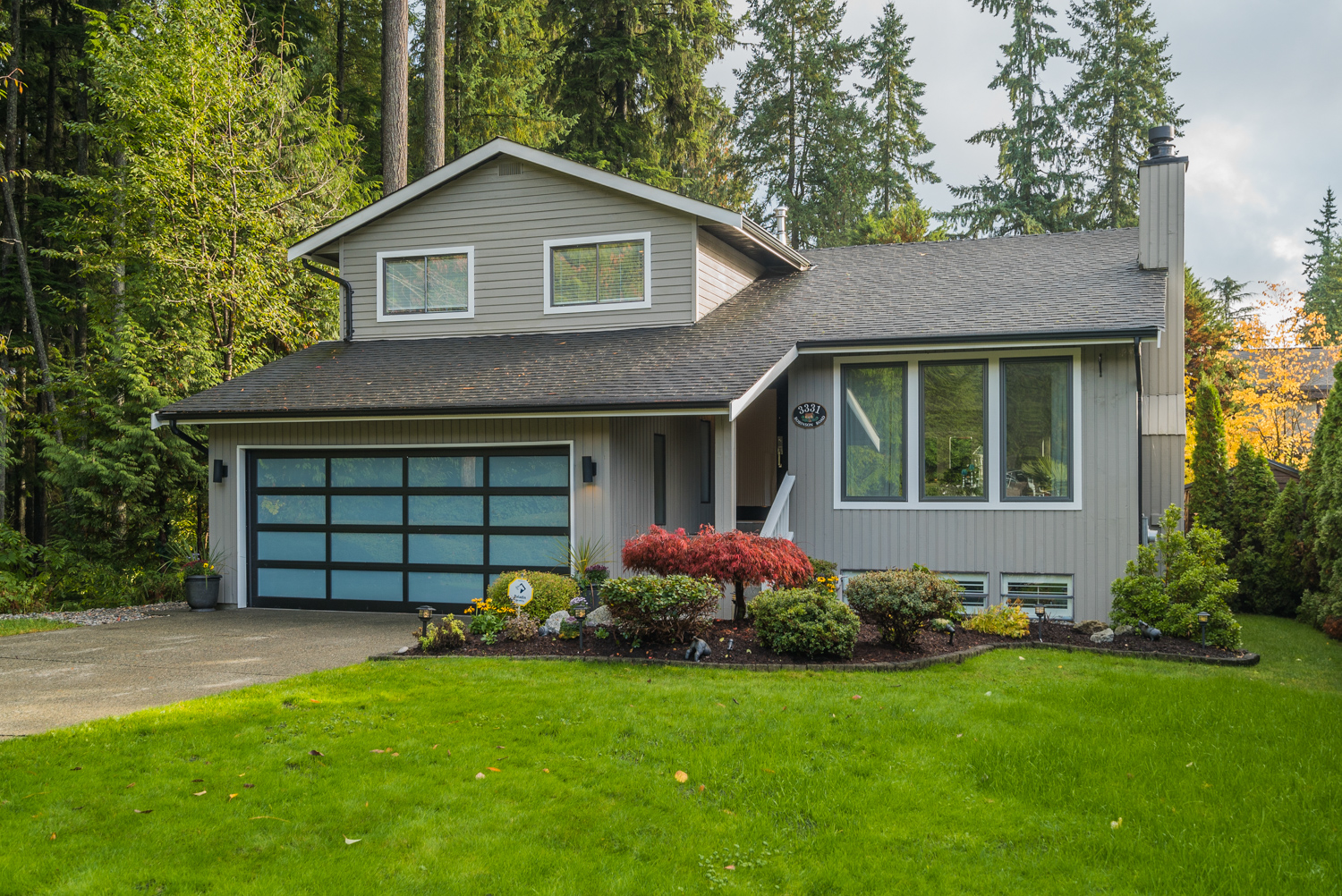 3331 Robinson Road, North Vancouver 2