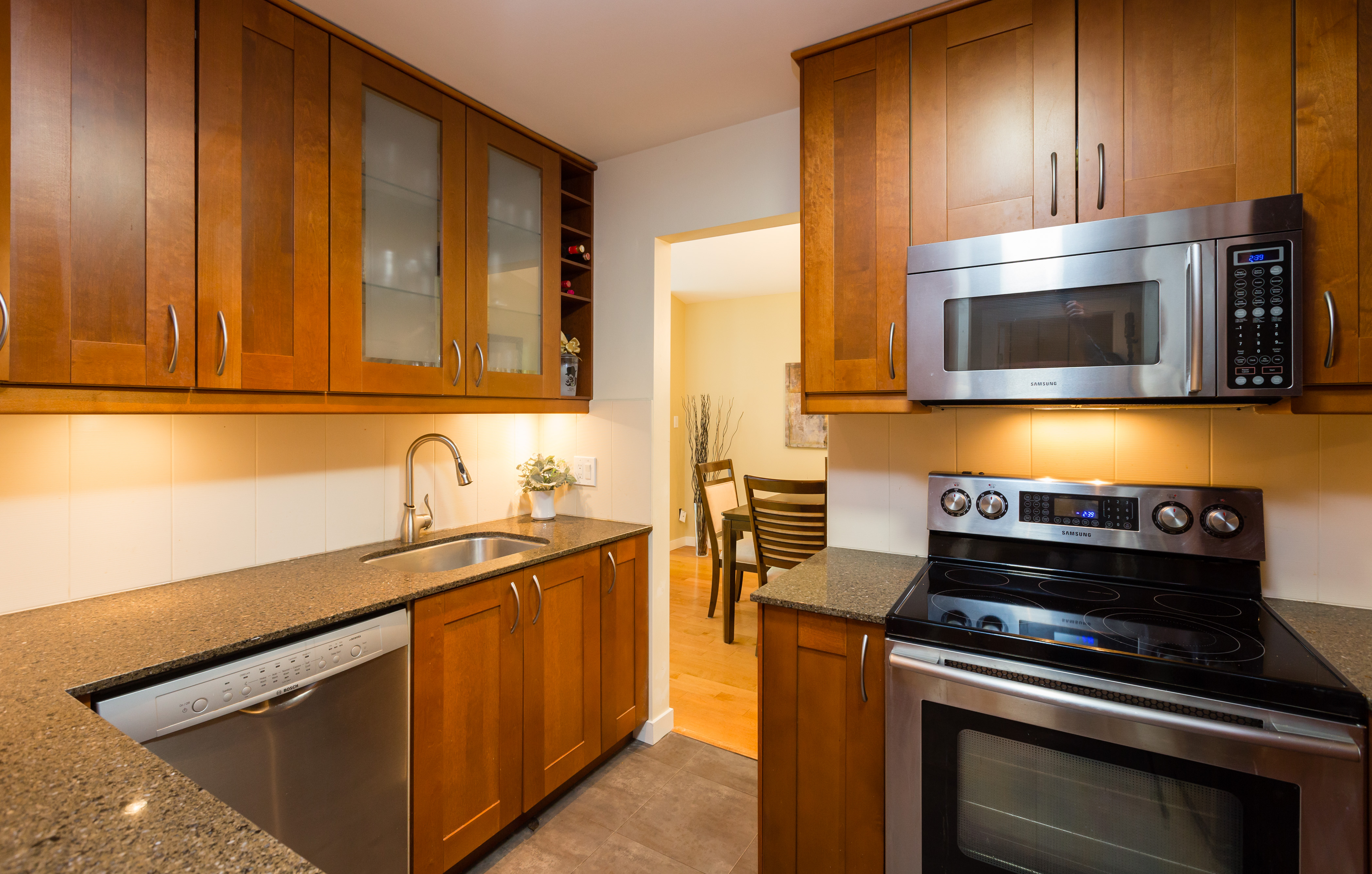 303-4390 Gallant Avenue, North Vancouver 21